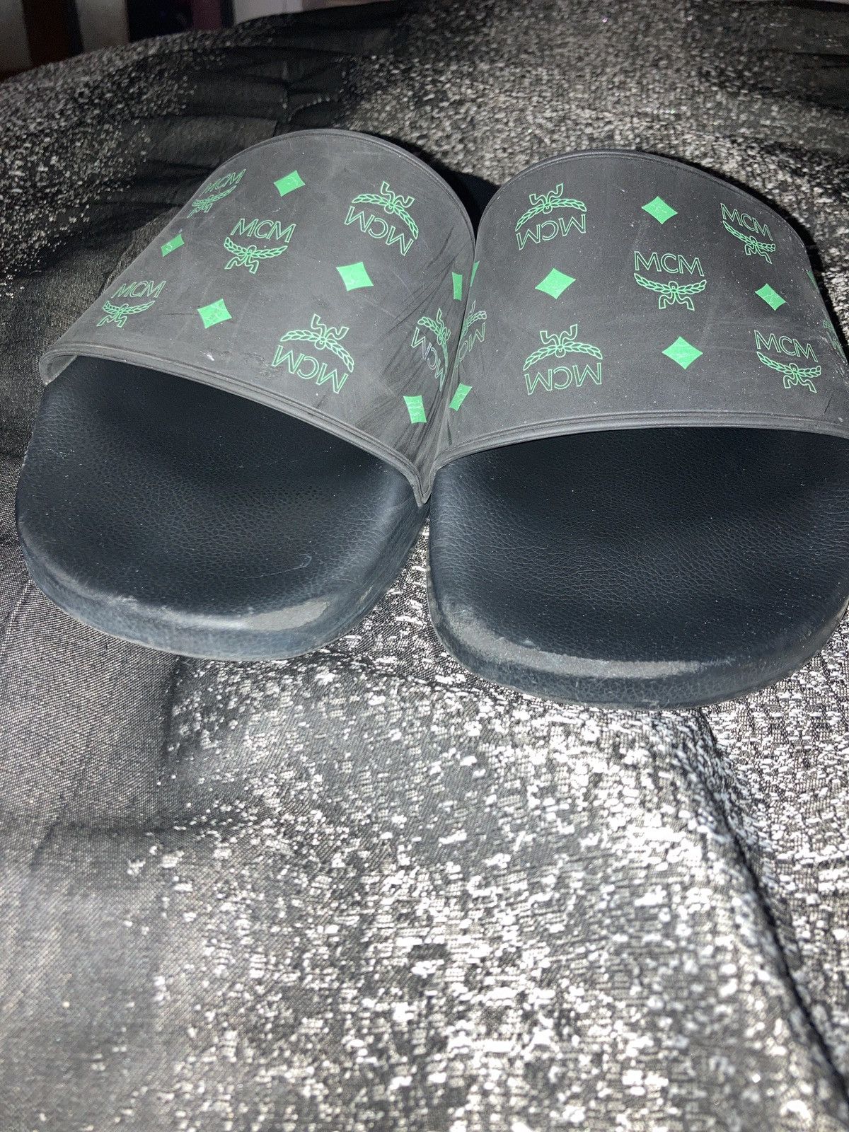 MCM MCM monogram print rubber slides Size US 9 / EU 42 - 3 Thumbnail