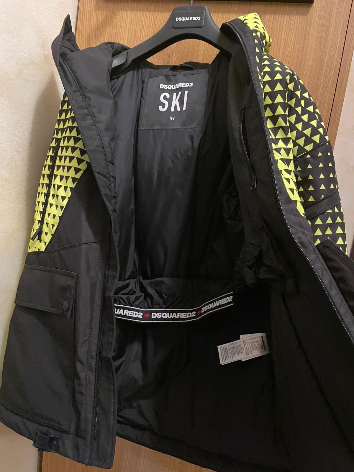 Dsquared2 Dsquared2 ORIGINAL SKI Jacket Size 16Y Junior Men Sz S Fluo Size US S / EU 44-46 / 1 - 7 Thumbnail