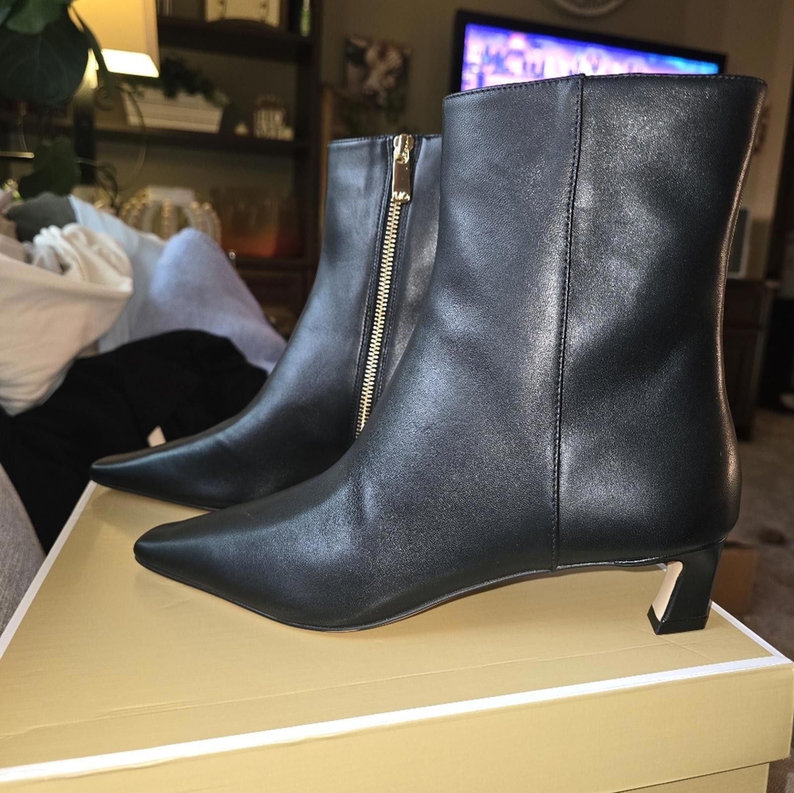 Michael Kors Michael Kors Cosmo Leather Kitten Boot Size US 8.5 / IT 38.5 - 3 Thumbnail