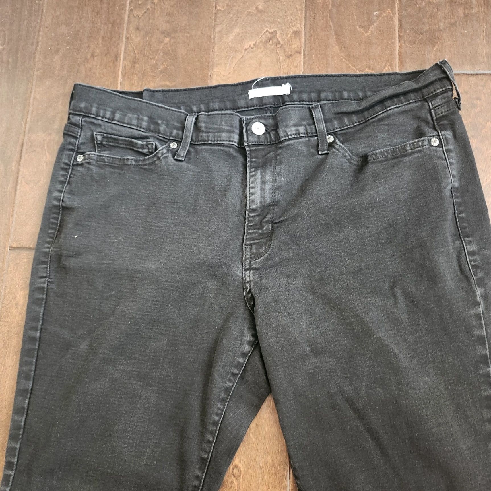 Levi's Levi’s Women’s 18W Black Classic Straight Jeans Mid Rise Stretch Button Zip 5-Pocket Denim Jeans Womens Regular Black 18W Staples Straight Jeans Size 40" / US 18 - 5 Thumbnail