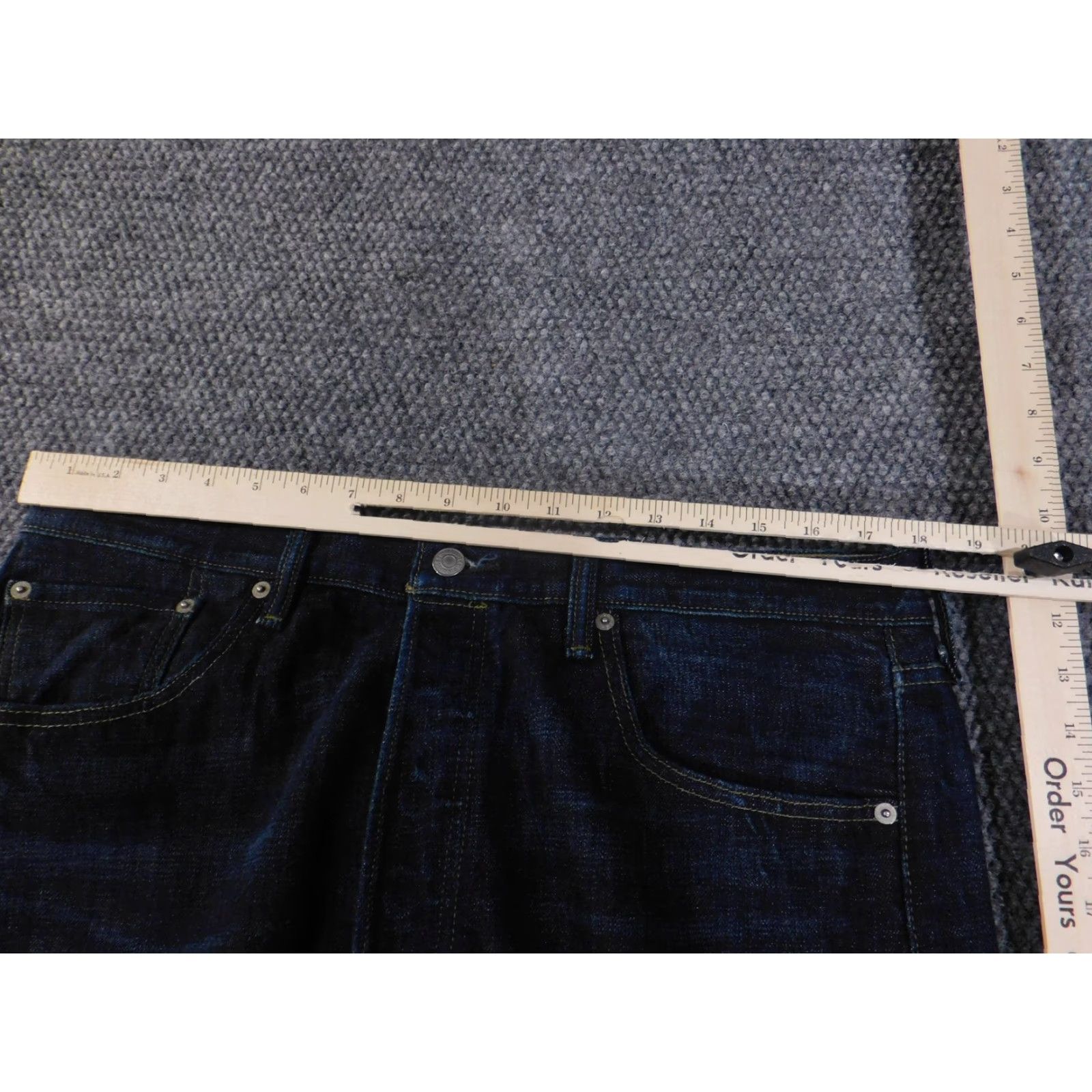 Levi's VINTAGE Levis 501 Jeans Mens 38x30 Dark Blue Denim Straight Leg Button Fly 501 W38 L30 Mens Jeans 100% Cotton Size US 38 / EU 54 - 3 Thumbnail