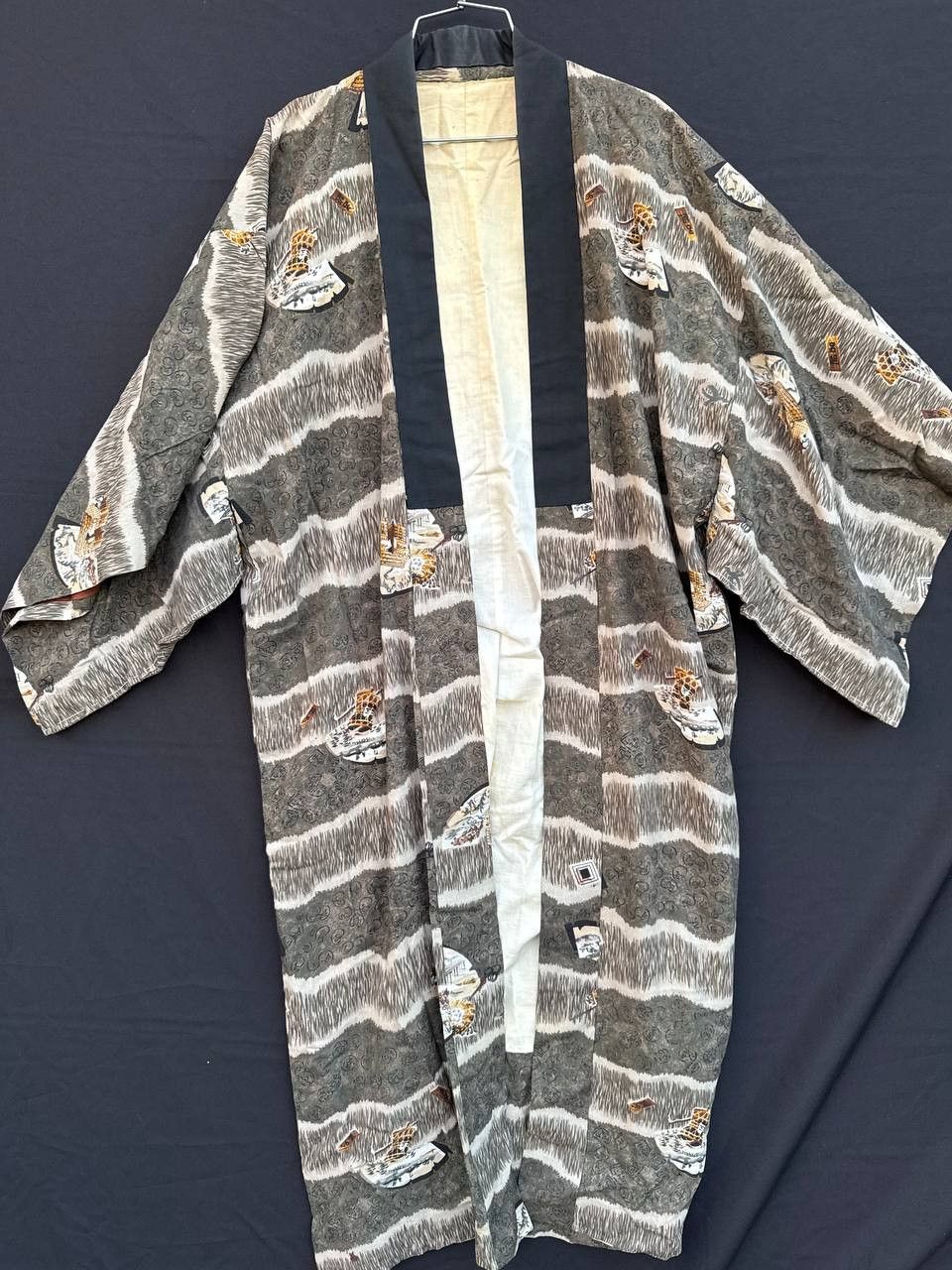 Other Vintage Japanese Silk Kimono Fan Scenic Medallion Size US L / EU 52-54 / 3 - 1 Thumbnail