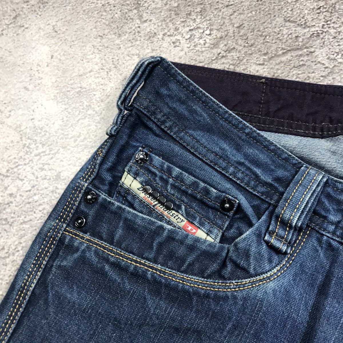 Vintage Vintage Y2K Diesel Baggy Low Rise Distressed Jeans W31 Logo Size US 31 - 4 Thumbnail