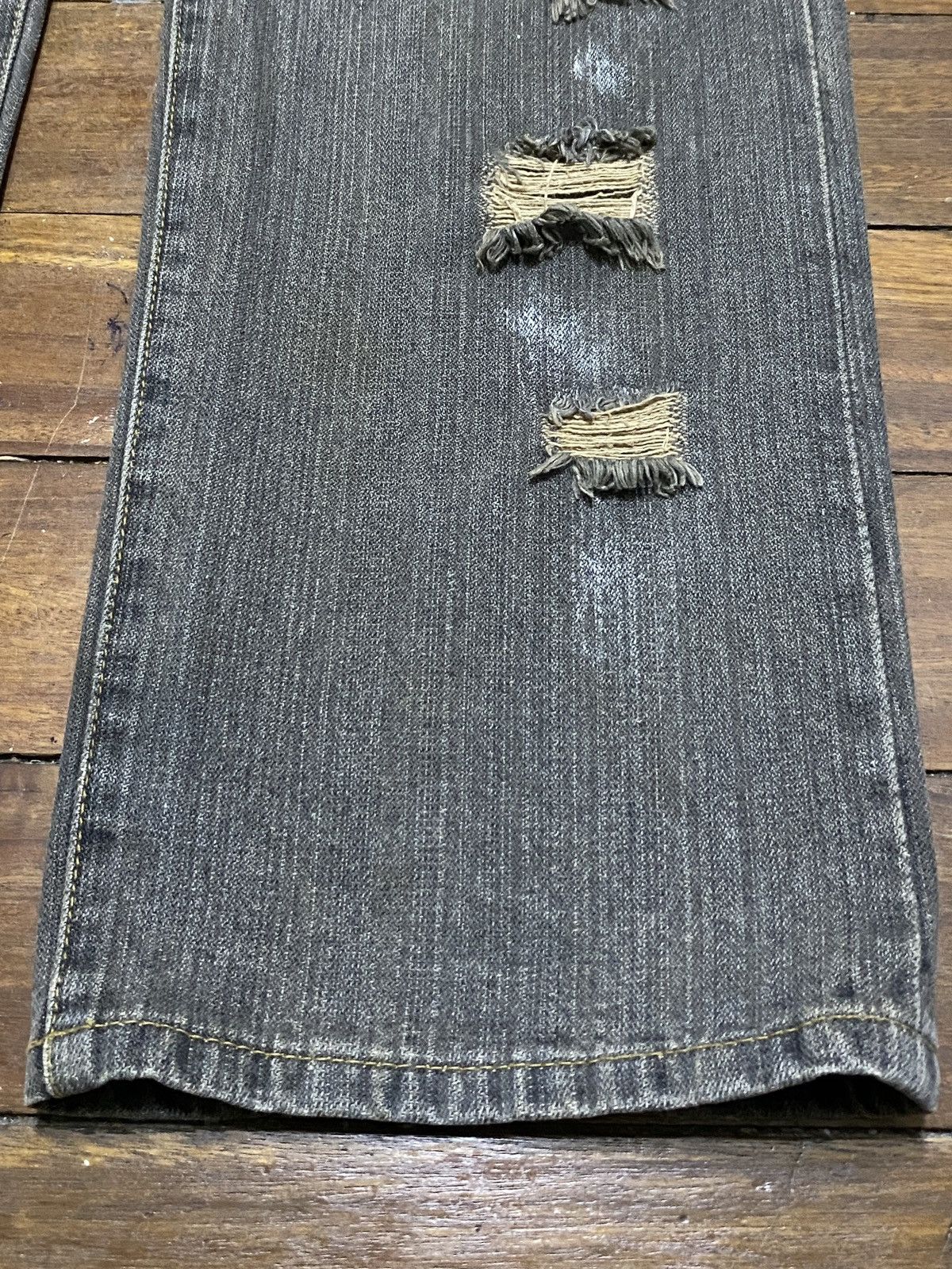 Japanese Brand Very Rare Vintage Japanese Brand Distressed Jeans 1990s Size US 33 - 6 Thumbnail