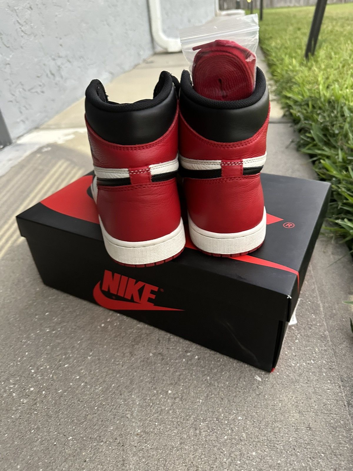 Jordan Brand × Nike Jordan 1 OG Bred Toe Size US 11 / EU 44 - 4 Thumbnail