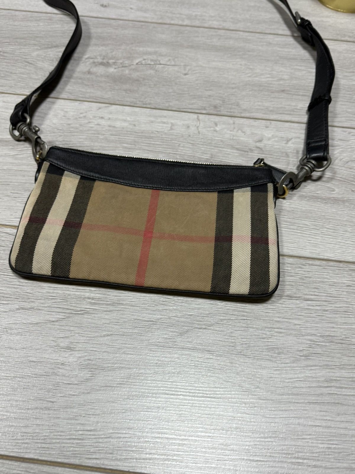Burberry Burberry nova check leather bag pouch crossbody Size ONE SIZE - 13 Thumbnail