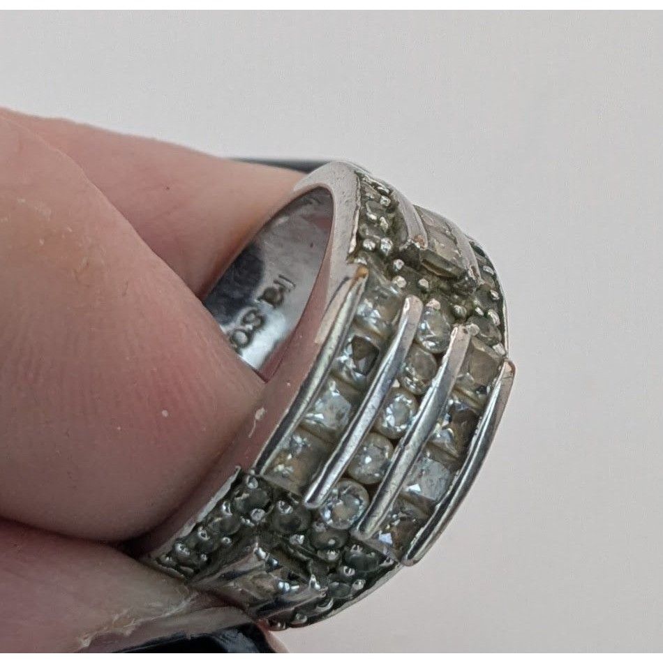 Other Lia Sophia Grandeur Ring Size 8 With Clear Crystals & Silver Size ONE SIZE - 8 Thumbnail