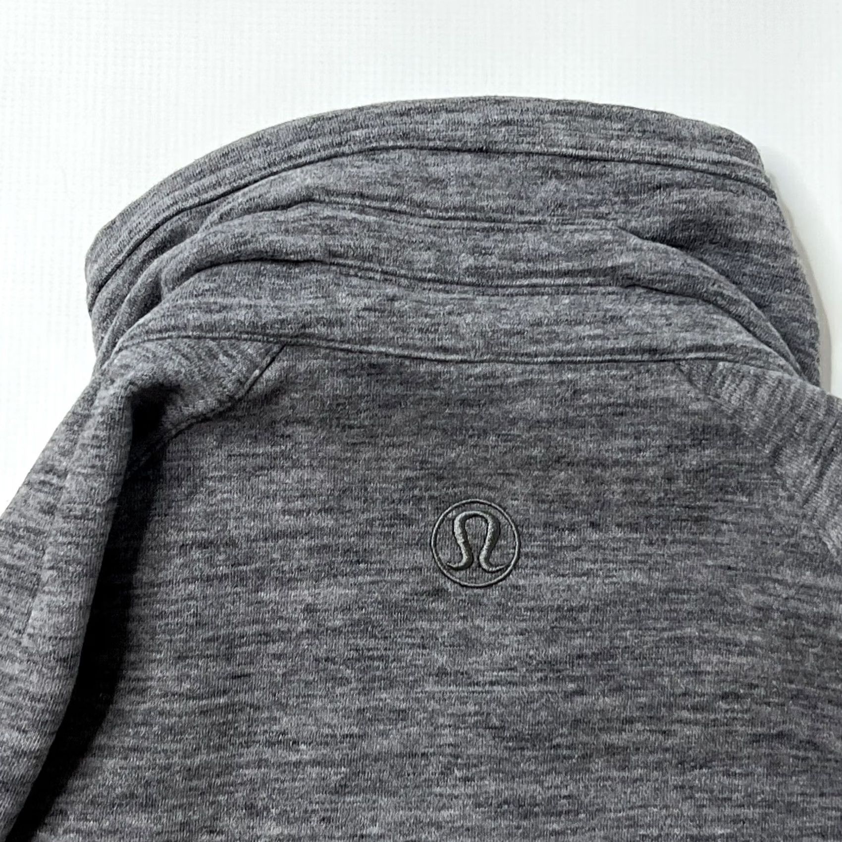 Lululemon VINTAGE? no - incorrect. Size S / US 4 / IT 40 - 6 Thumbnail