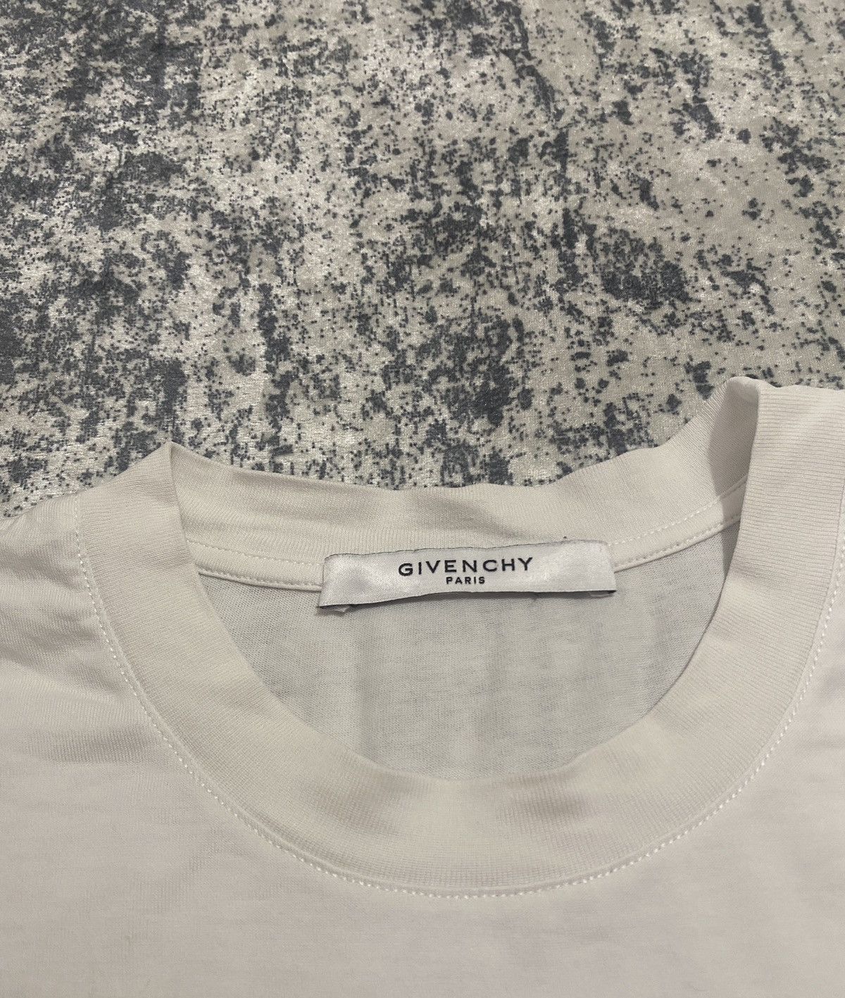 Givenchy Luxury givenchy distressed big logo tee Size L / US 10 / IT 46 - 2 Thumbnail