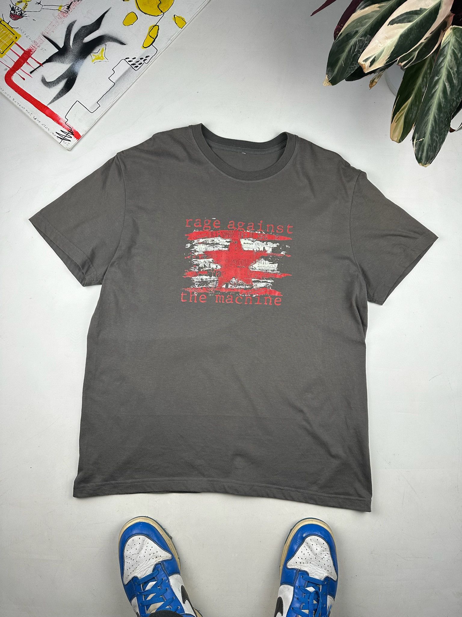 Vintage ratm red star faded tee shirt