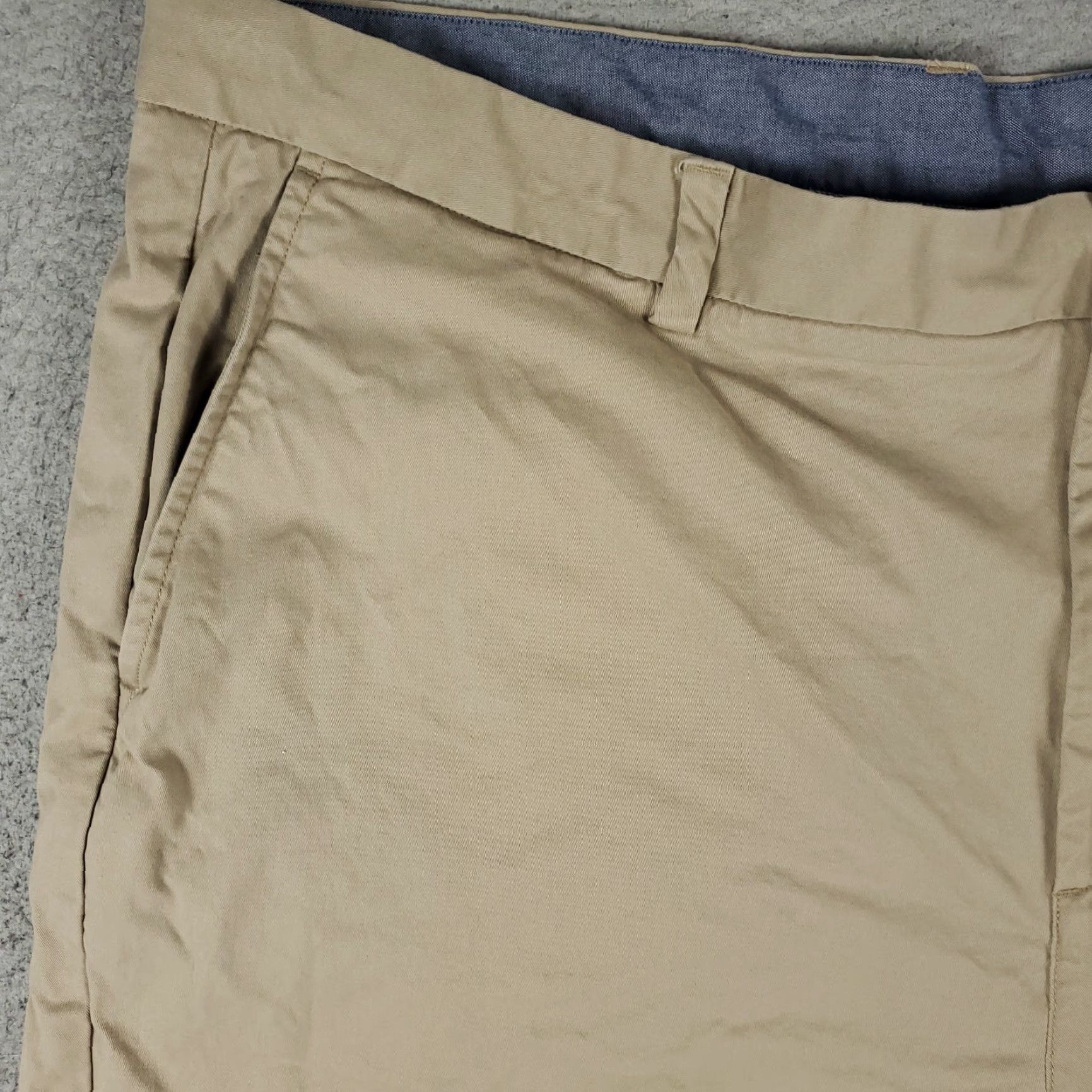 Vineyard Vines Vineyard Vines Men's Shorts Size 42 Beige Casual Chino Flat Front Knit Logo Modern Size US 42 / EU 58 - 2 Thumbnail