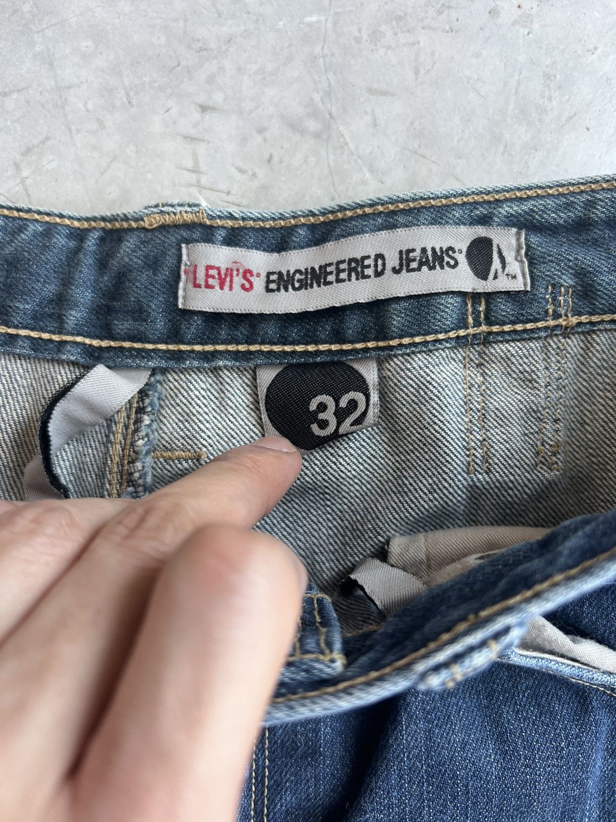 Levi's Levis Engineered Jeans Cinch Back Actual 32.5x32 Size US 32 / EU 48 - 3 Thumbnail