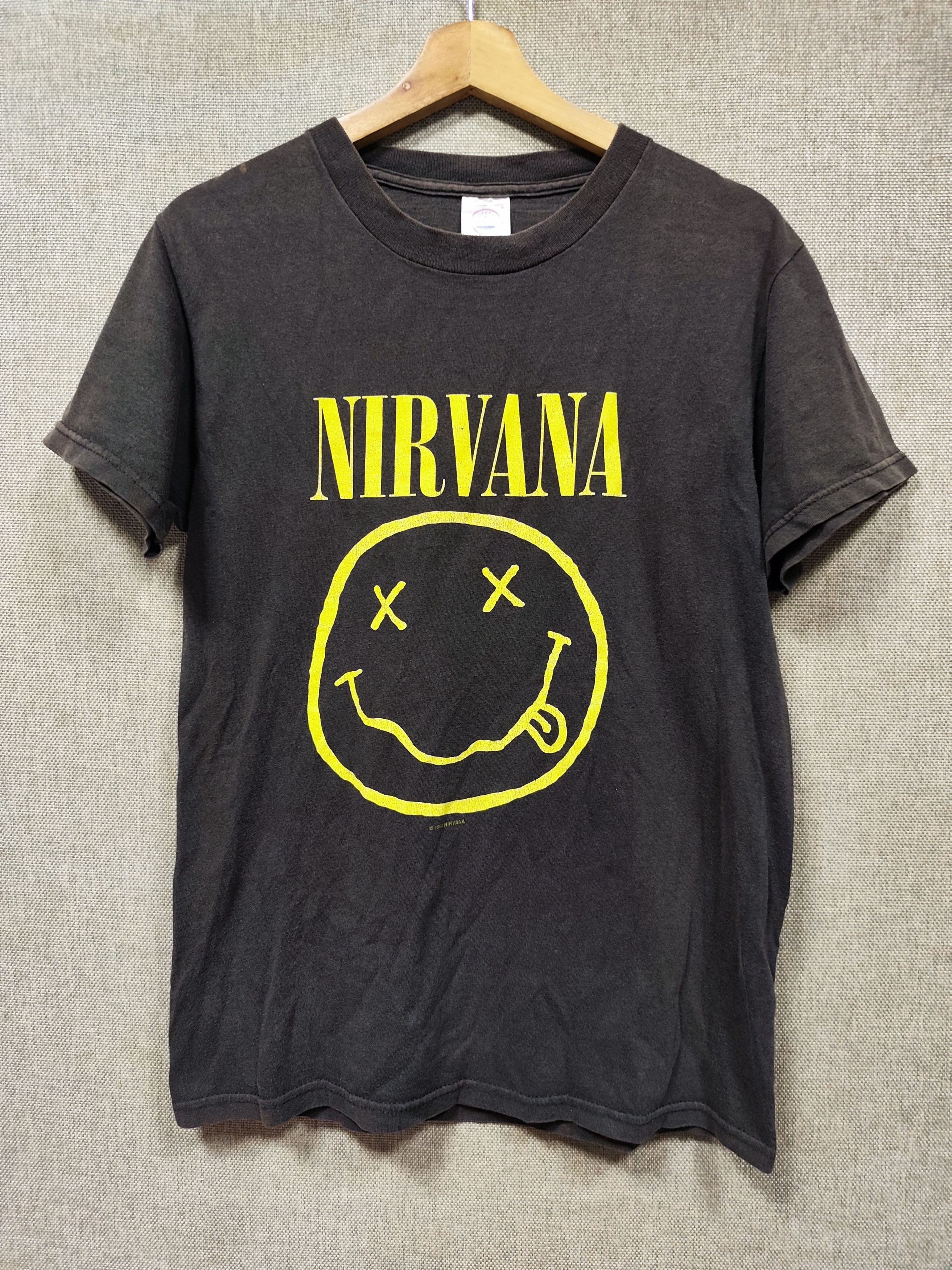 Nirvana Vintage 1992 t shirt band nirvana smiley face Size US S / EU 44-46 / 1 - 1 Thumbnail