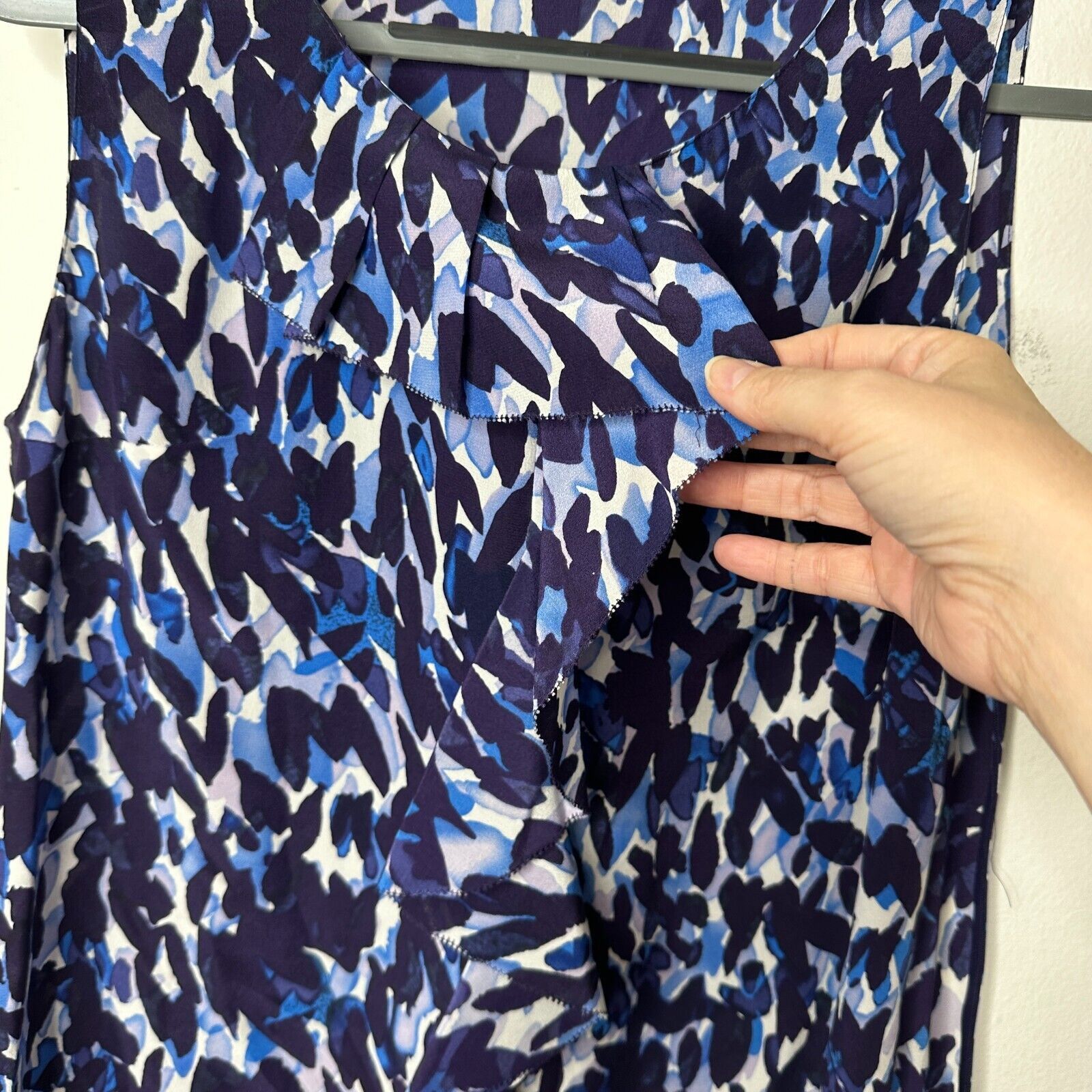 Other Halogen Silk Blue White Sleeveless Scoop Neck Blouse M Size M / US 6-8 / IT 42-44 - 5 Thumbnail
