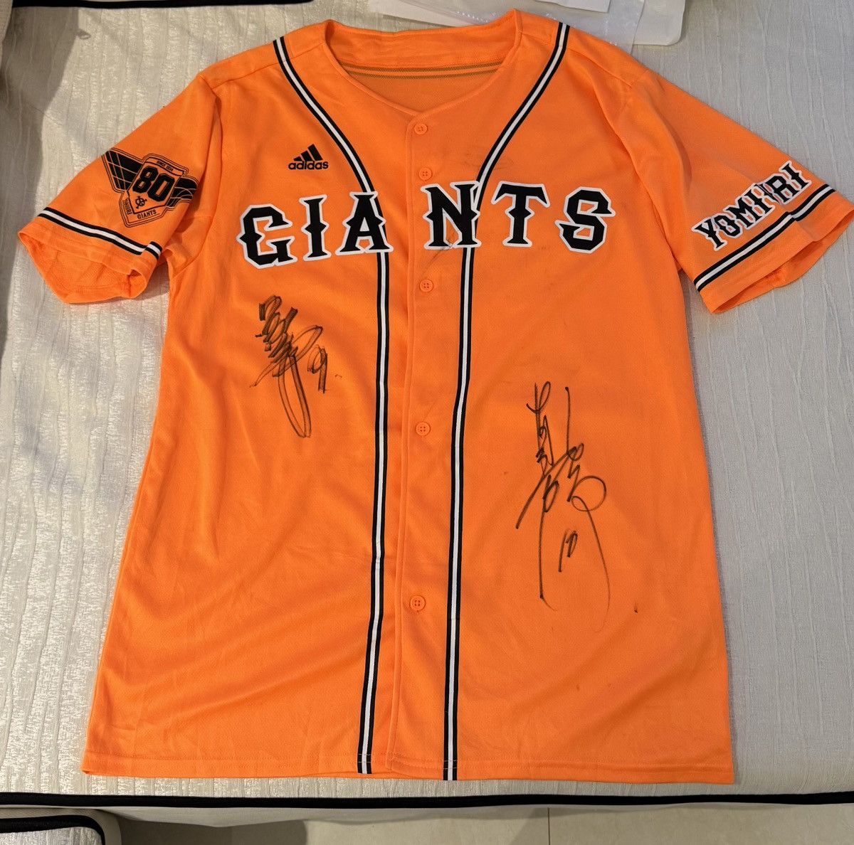 Adidas Rare 2014 Yomiuri Giants Signed Jersey (Abe / Kamei) Size US L / EU 52-54 / 3 - 1 Thumbnail