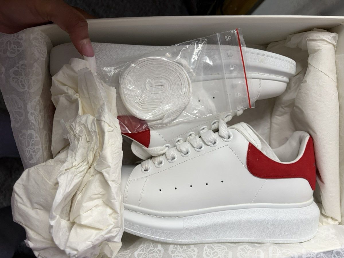 Alexander McQueen Alexander McQueen Oversized Sneaker White Lust Red Size US 9 / IT 39 - 7 Thumbnail