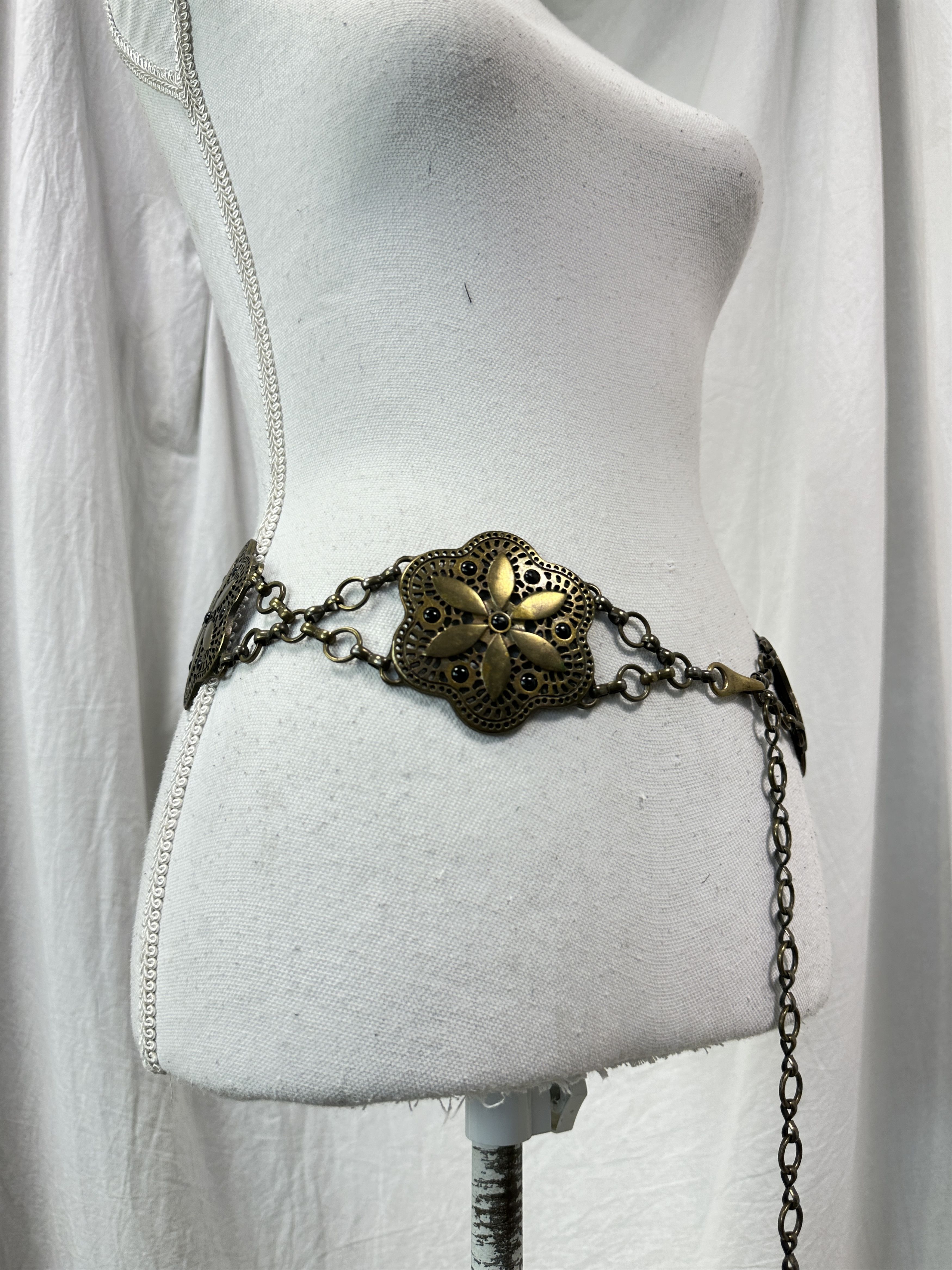 Vintage Vintage Avant Garde Metal Chained Flowers Belt Y2K Size ONE SIZE - 1 Thumbnail