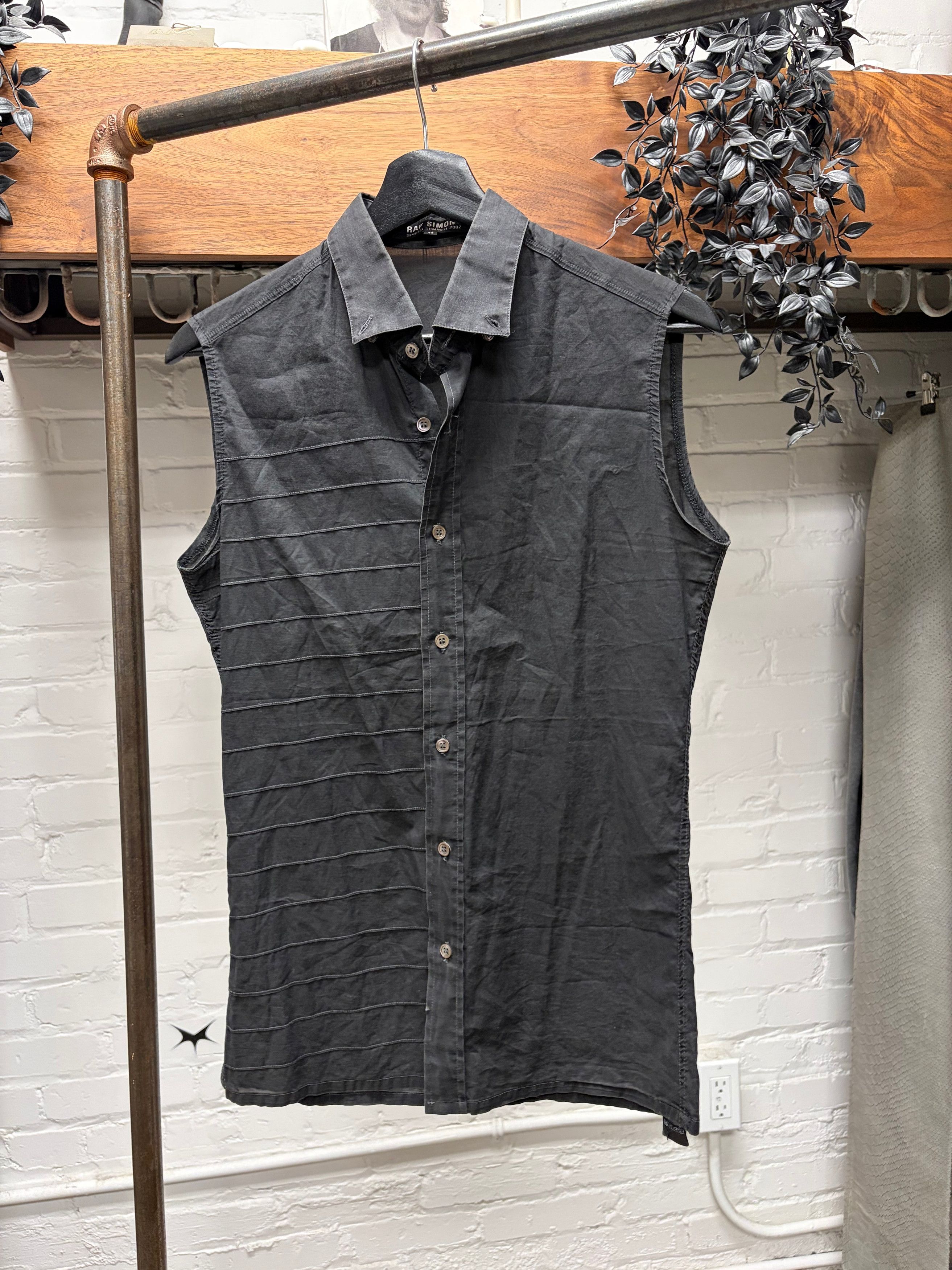 Raf Simons SS2002 Raf Simons ‘Woe Unto Those Who Spit on the Fear Generation’ Cutoff Button Up Shirt Size US S / EU 44-46 / 1 - 1 Thumbnail