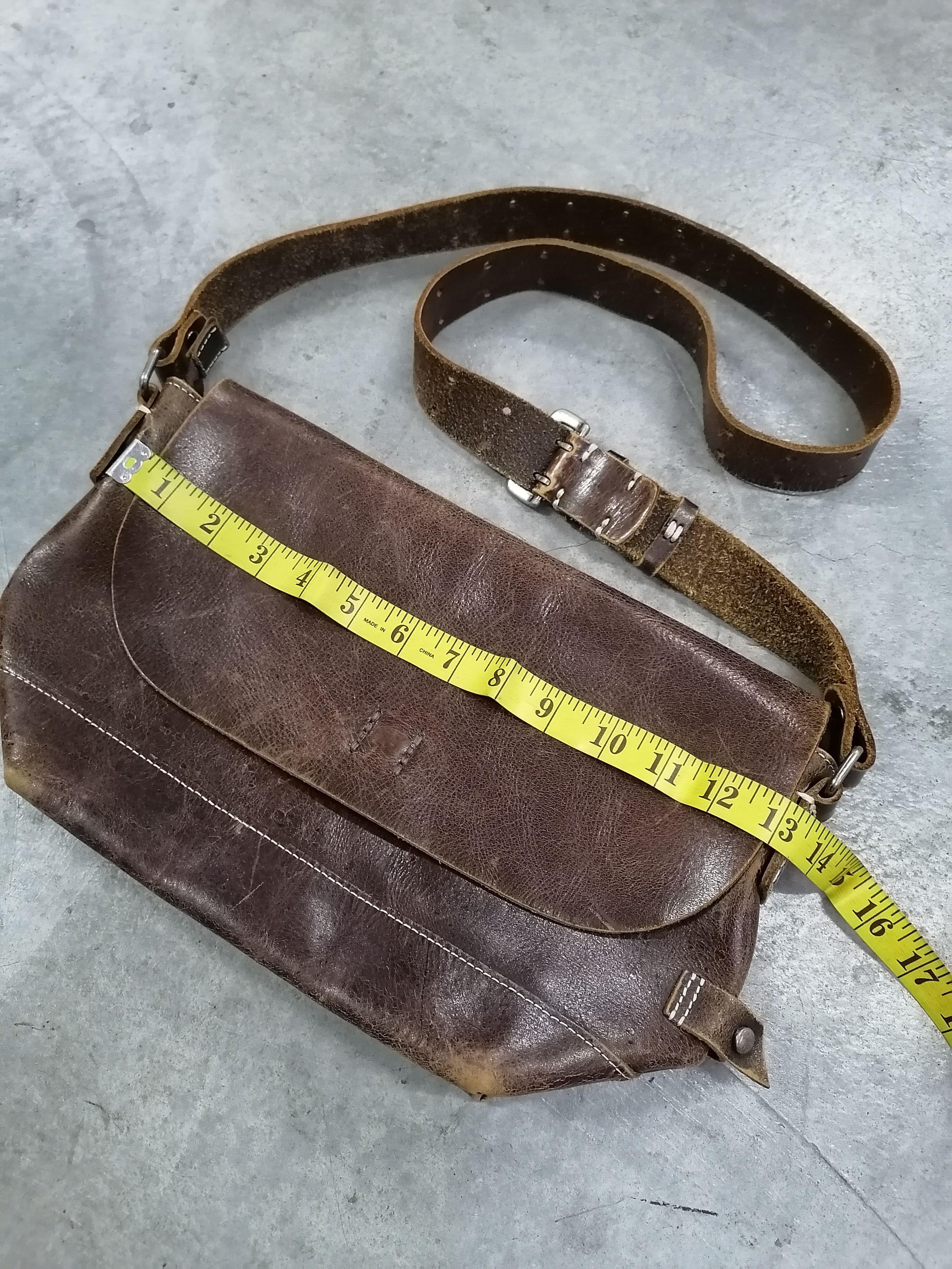 Japanese Brand H 1203 Mano Fece Japan Patina Leather Sling / Crossbody Bag Size ONE SIZE - 11 Thumbnail