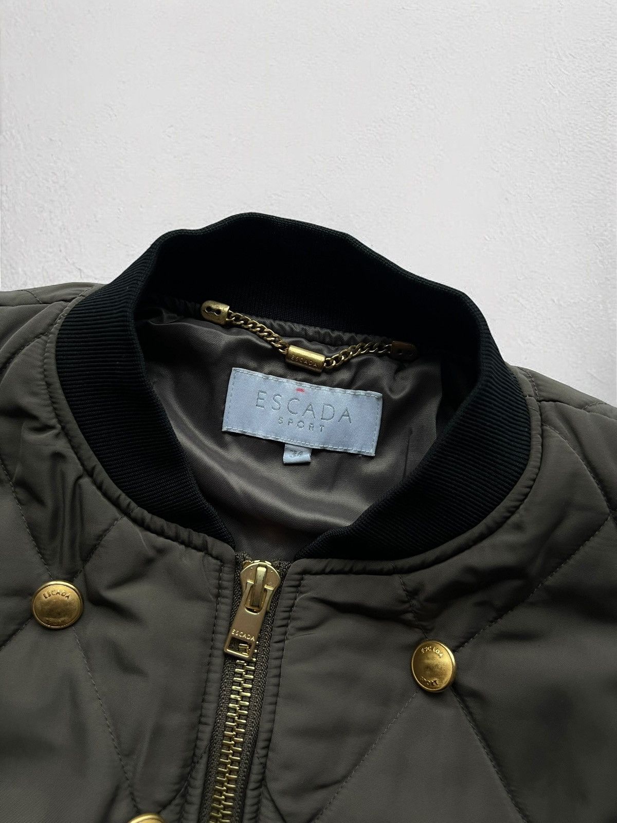Escada × Escada Sport OFFER!🫵🏻 ESCADA SPORT GOLDEN BUTTONS BOMBER JACKET VINTAGE Size XS / US 0-2 / IT 36-38 - 3 Thumbnail