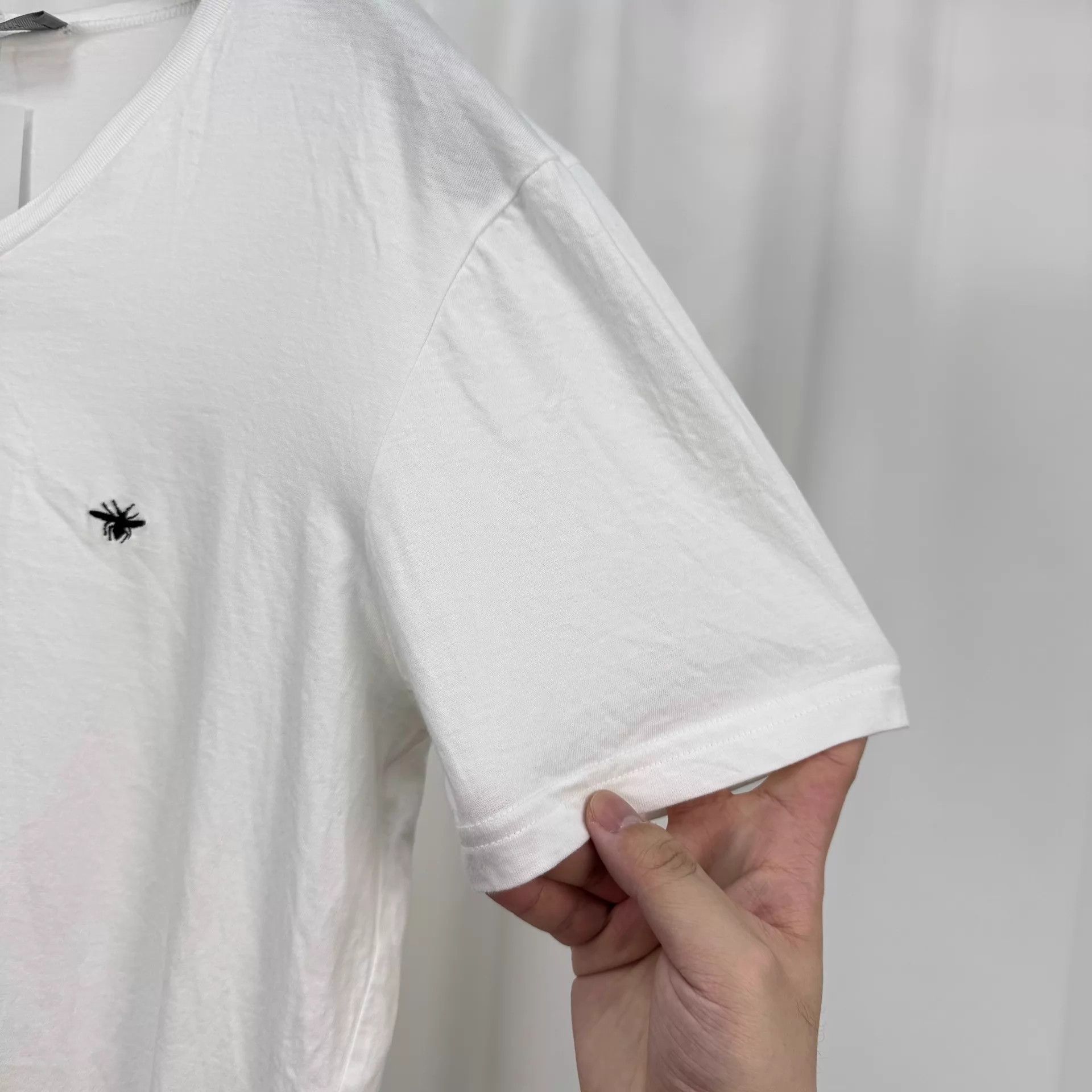 Dior Dior Embroidered Bee V-Neck Short Sleeve S 98 New Size US S / EU 44-46 / 1 - 4 Thumbnail