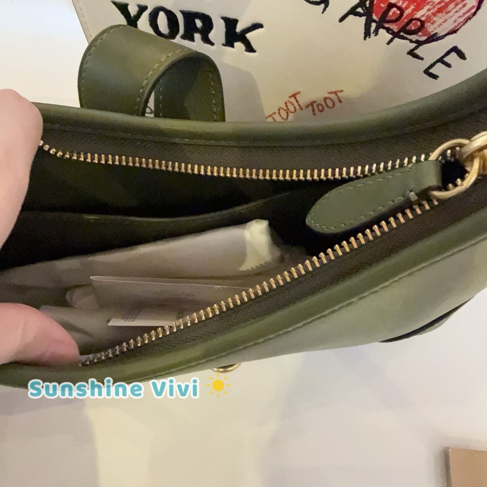 Coach NWT Coach Hamptons Hobo Bag Shoulder Bag Olive CW642 Size ONE SIZE - 8 Thumbnail