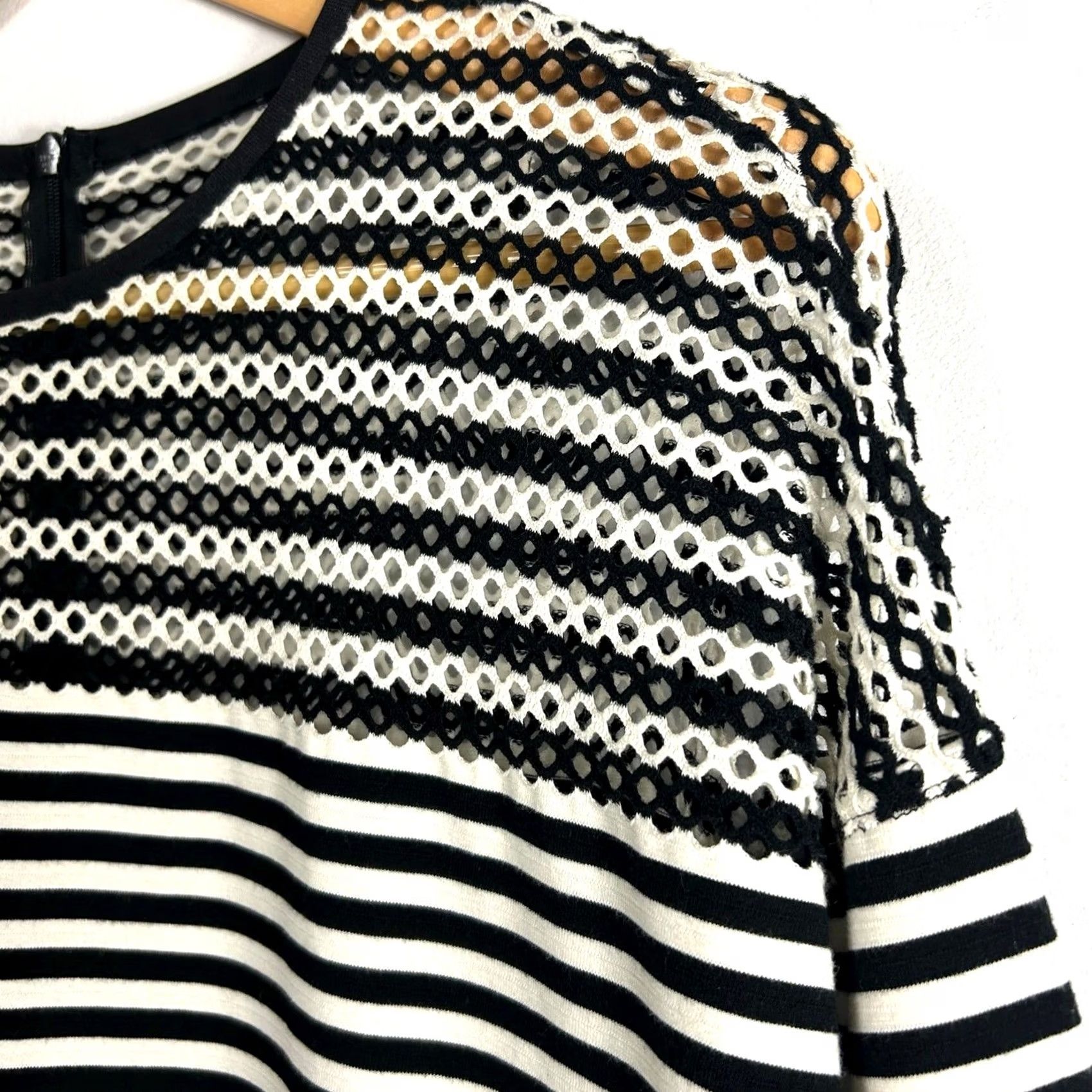 Vintage Akris Punto Shift Dress Womens 12 Knee Length White Black Striped Sheath Crew Neck Zip Back Size XL / US 12-14 / IT 48-50 - 4 Thumbnail