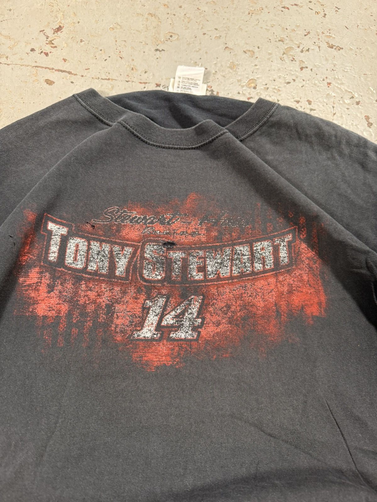 Vintage Vintage Thrashed Tony Stewart Nascar Tee Size US XL / EU 56 / 4 - 3 Thumbnail