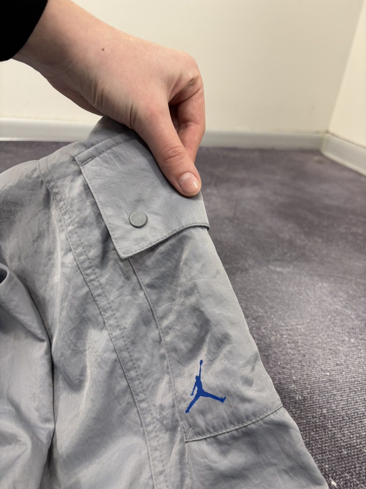 Jordan Brand Nike Air Jordan NWT Women’s Grey Nylon Utility Cargo Pants Size 30" / US 8 / IT 44 - 7 Thumbnail