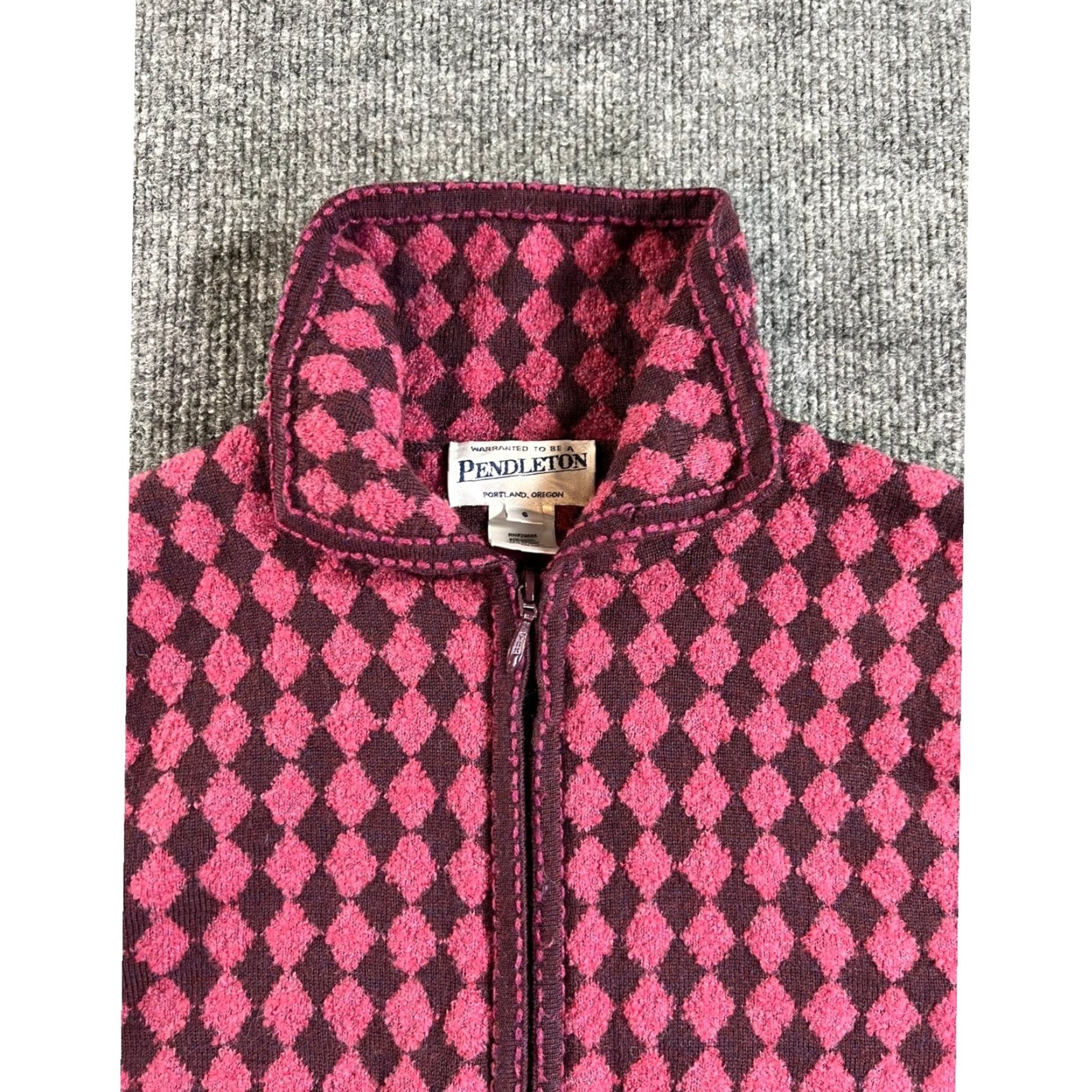 Pendleton VINTAGE Pendleton Cardigan Women Small Pink Burgundy Harlequin Diamond Full Zip Wool Size S / US 4 / IT 40 - 5 Thumbnail