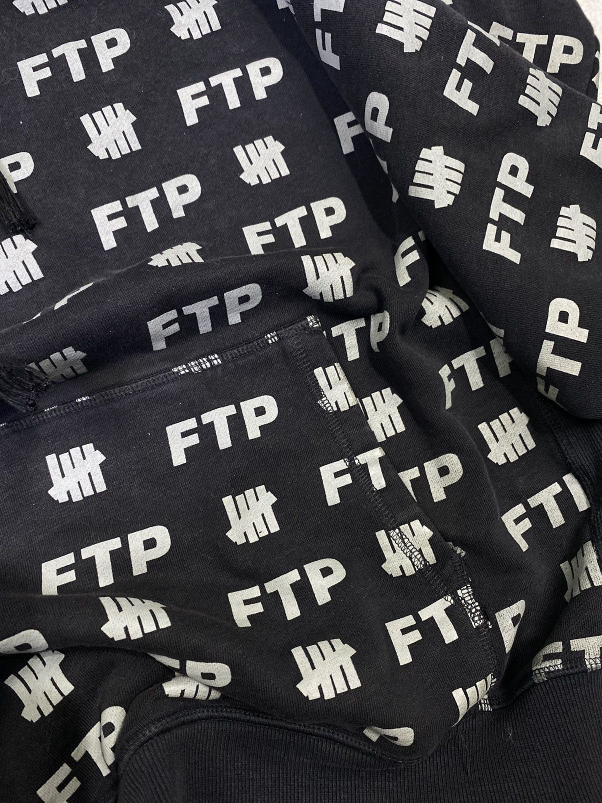 Fuck The Population × Undefeated FTP X undefeated fuckthepopulation hoodie all over OG Size US L / EU 52-54 / 3 - 3 Thumbnail