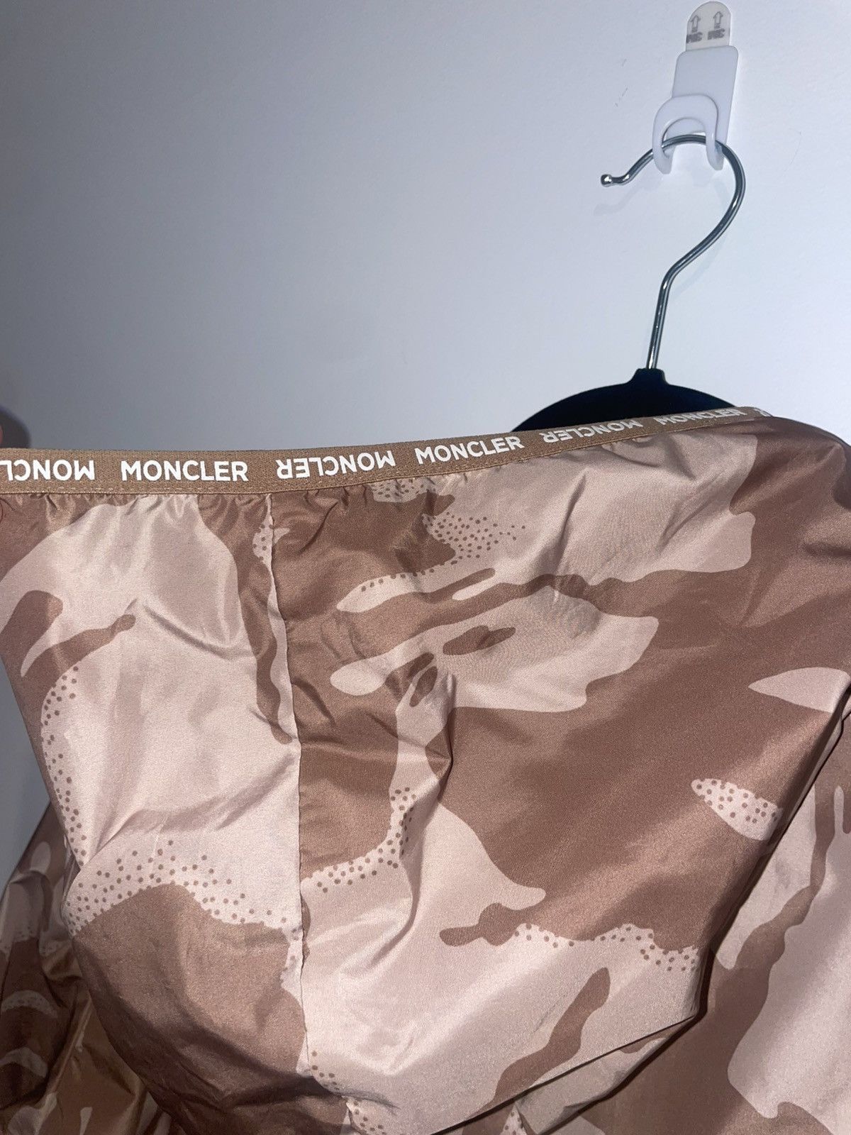 Moncler Moncler Camo Print Parka Size US L / EU 52-54 / 3 - 4 Thumbnail