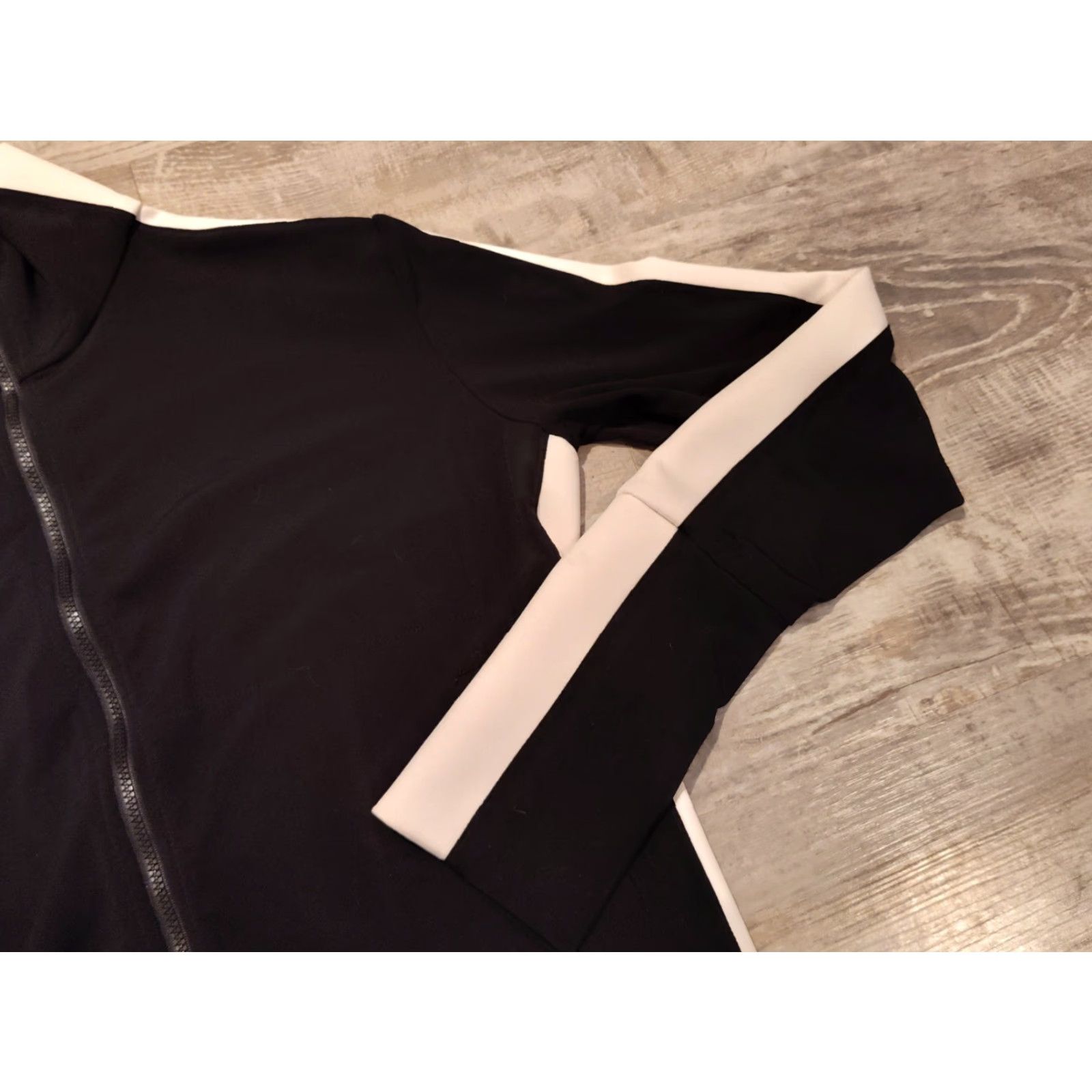 Vintage Buru Women's Black & White Track Jacket Full Zip Size XS Women's Thumb Holes Size XS / US 0-2 / IT 36-38 - 3 Thumbnail