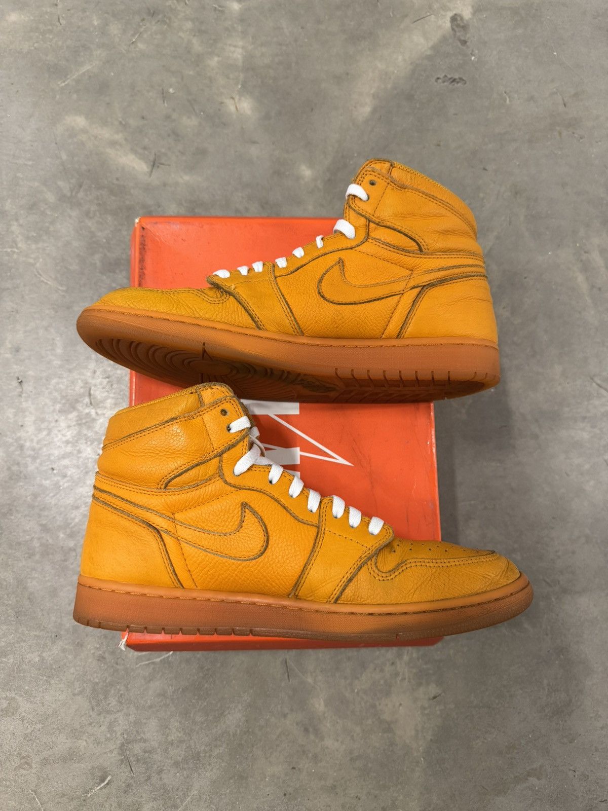 Jordan Brand Jordan 1 Retro High OG Gatorade Orange Size 11 Size US 11 / EU 44 - 3 Thumbnail