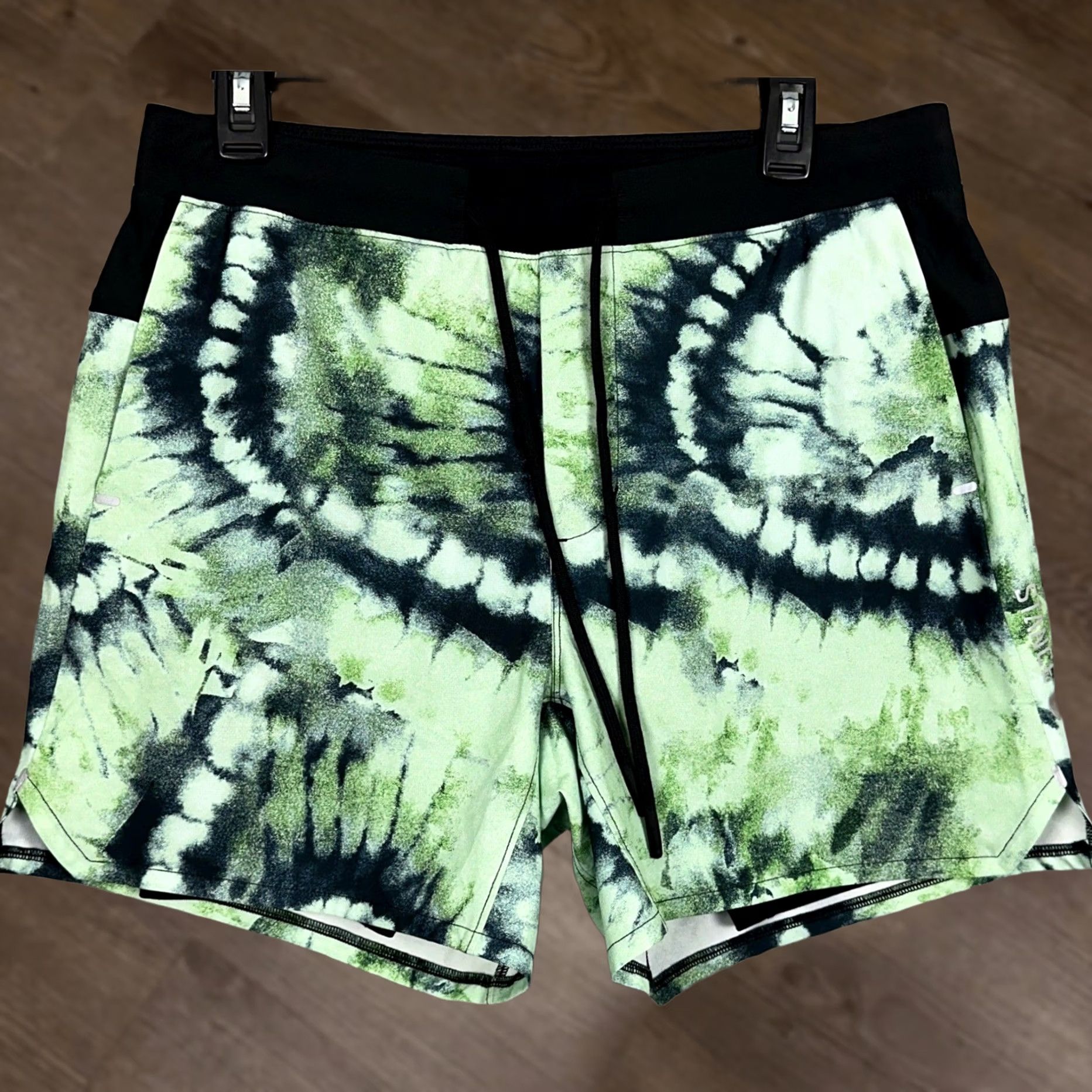 Vintage Stance FreshTek Shorts Mens Medium Green Tie Dye Athletic Lined Stretch Pockets Size US 31 - 1 Thumbnail