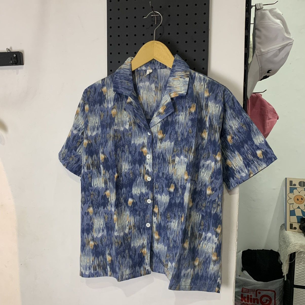 Japanese Brand NS abstrak printed boxy shortsleeve shirt Size US L / EU 52-54 / 3 - 2 Thumbnail
