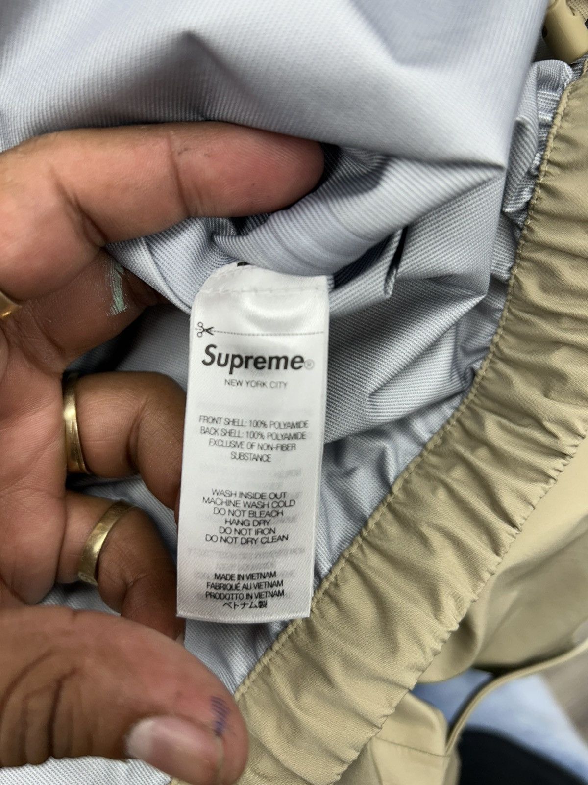 Goretex × Supreme Supreme GORE-TEX Taped Seam Shell Jacket (FW24) Size US L / EU 52-54 / 3 - 7 Thumbnail