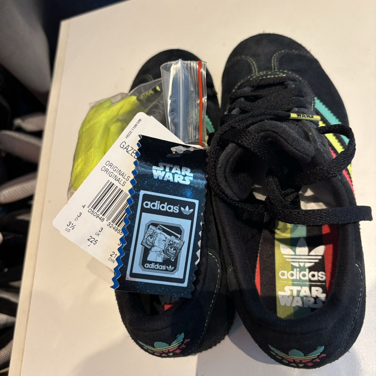 Adidas × Star Wars Adidas Junior Gazelle X Boba Fett Star Wars Size US 4 / IT 34 - 7 Thumbnail
