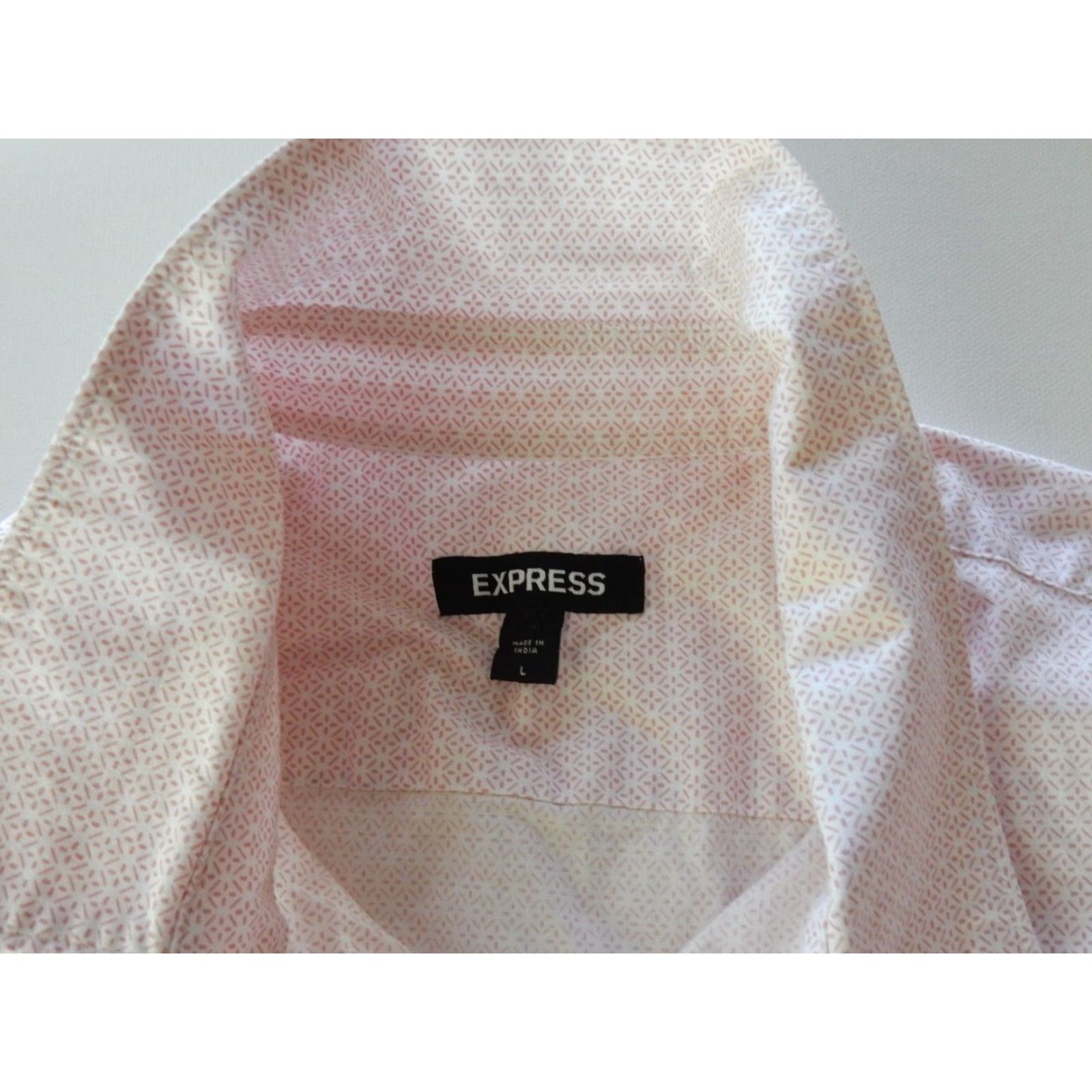 Express VINTAGE Express Men's Long Sleeve Cotton Button-Front Shirt Size L Pink Geometric 2000s Size US L / EU 52-54 / 3 - 4 Thumbnail