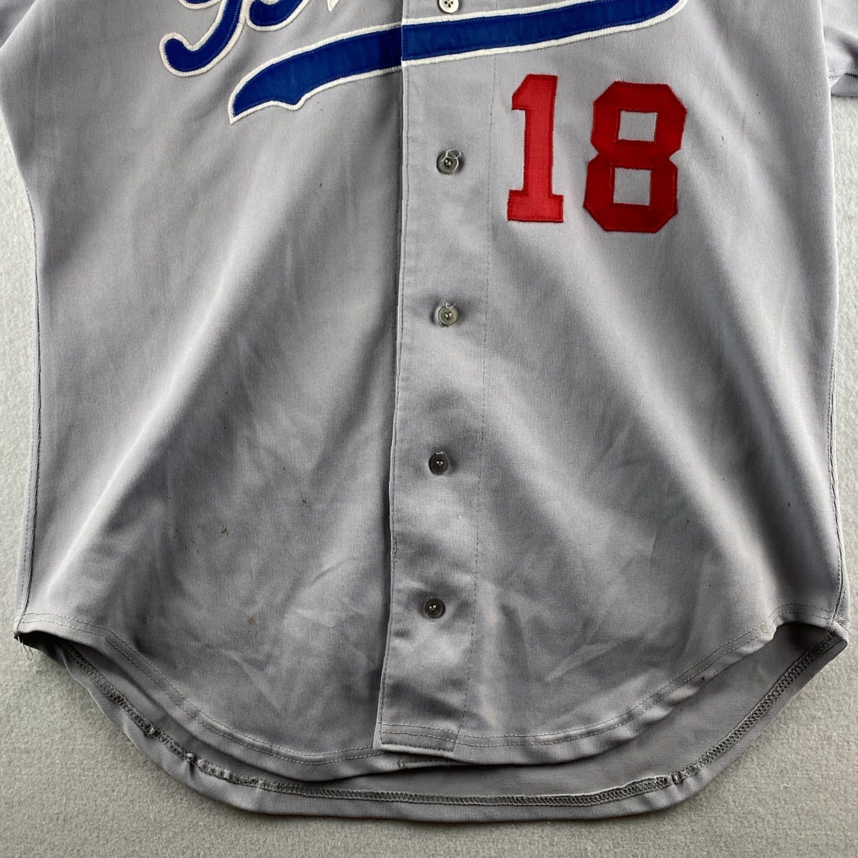 Wilson VINTAGE Wilson Braves Jersey Mens XL Gray #18 USA Made Casual Comfort Shirt Size US XL / EU 56 / 4 - 3 Thumbnail