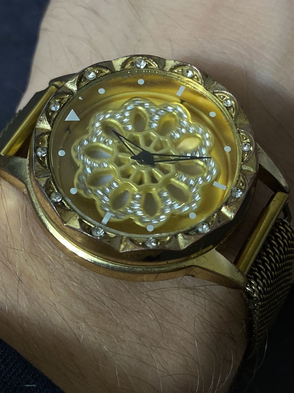 Japanese Brand Vintage Spinning Flower Dial Watch Size ONE SIZE - 10 Thumbnail