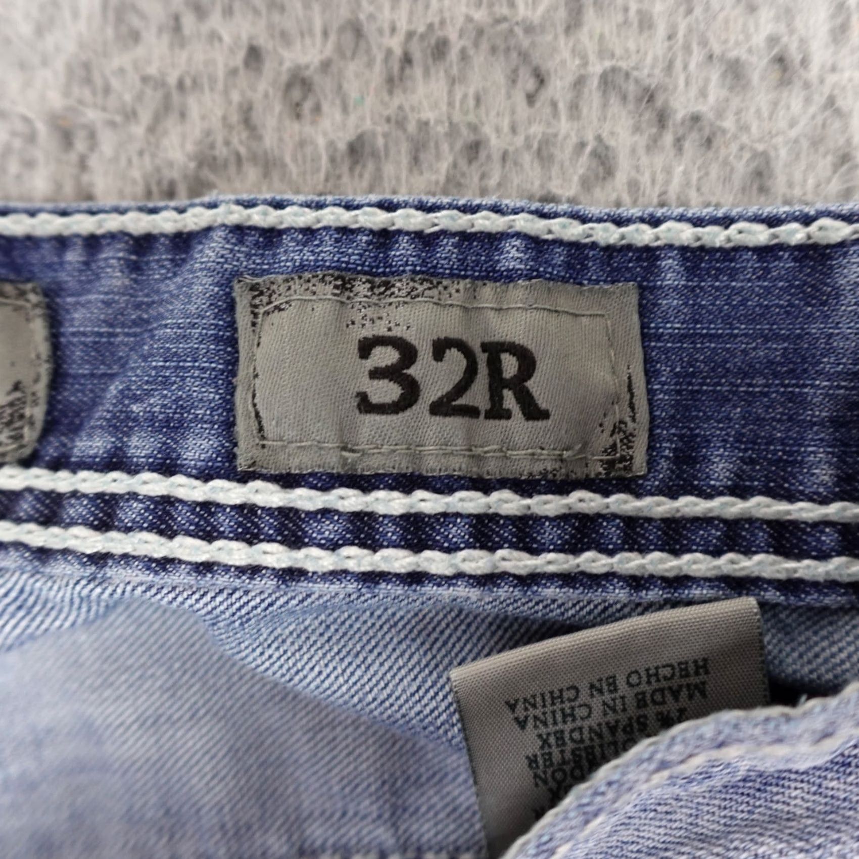 Vintage Generates an optimized title for a product based on a given Size US 32 / EU 48 - 4 Thumbnail