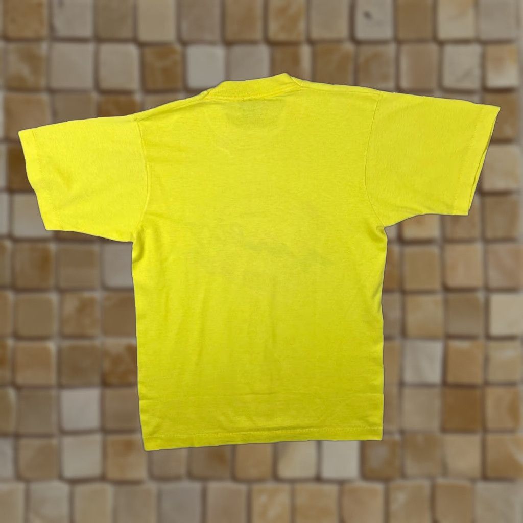 Vintage VINTAGE Screen Stars Run With The Best Davenport, Iowa Single Stitch T-Shirt Small Yellow Mens Shirt XS? Size US S / EU 44-46 / 1 - 1 Thumbnail