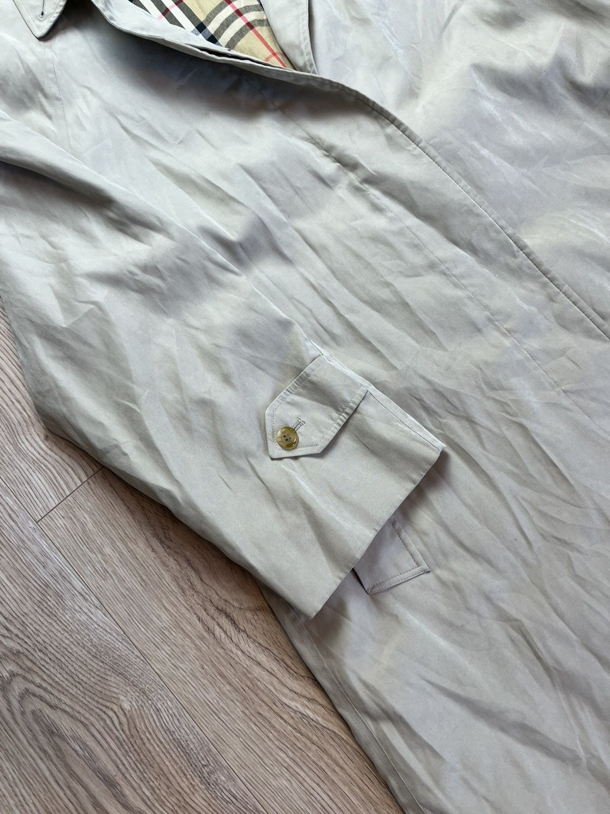 Burberry Burberry London Beige Trench Coat Nova Check Belted Size L Size US L / EU 52-54 / 3 - 3 Thumbnail