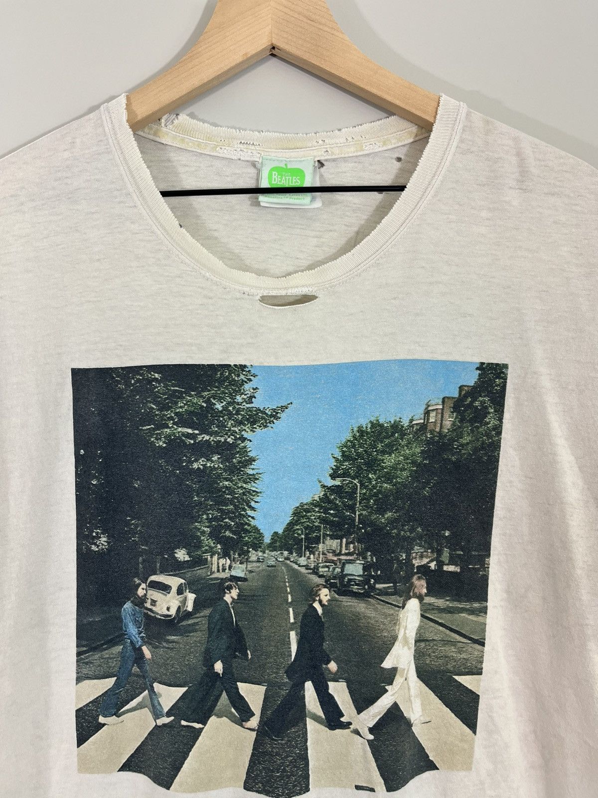 Vintage Thrashed BEATLES Abbey Road Distressed Band Tee Size US L / EU 52-54 / 3 - 3 Thumbnail