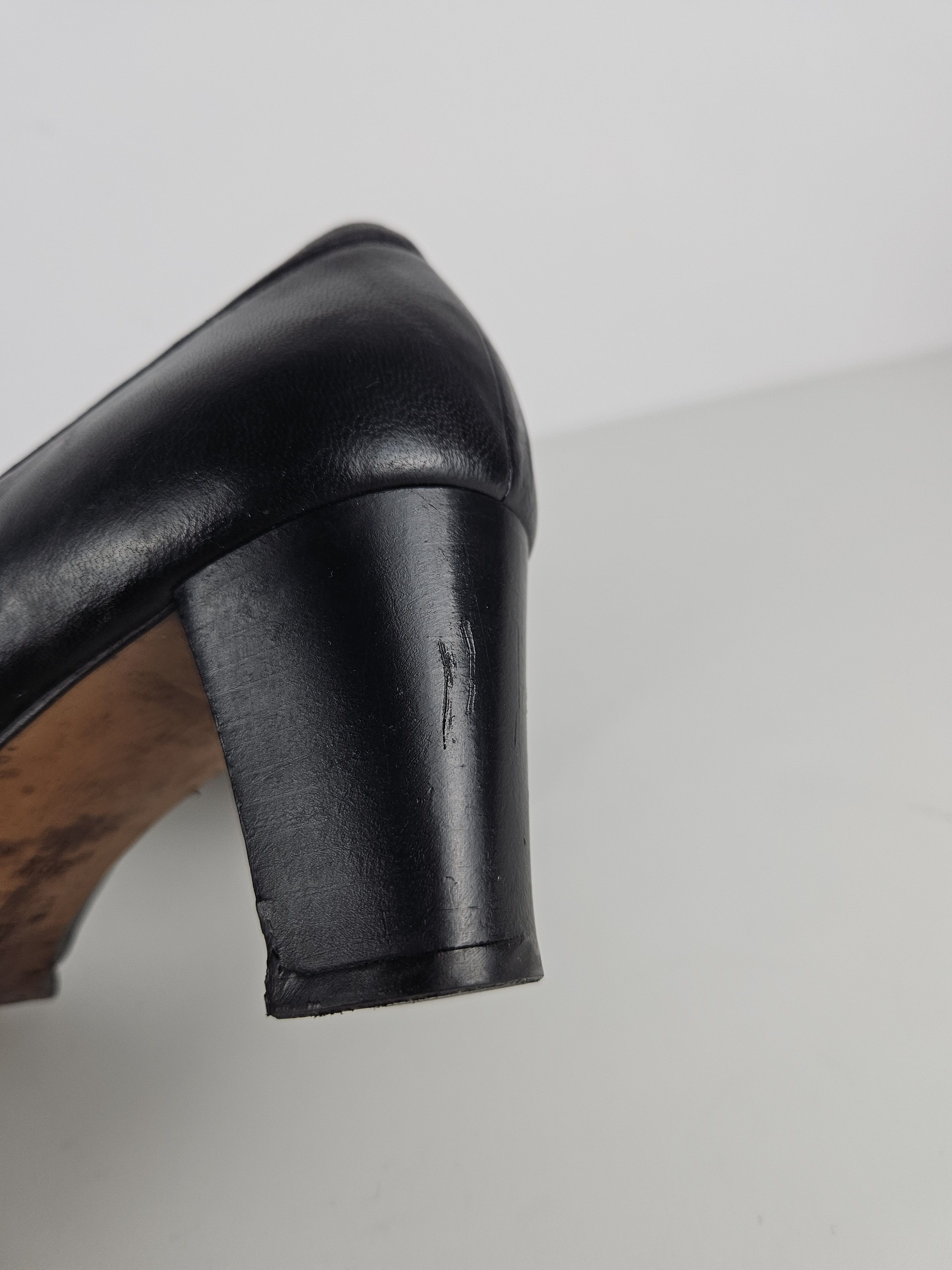 Gucci Vintage Gucci almond toe horsebit leather heels Size US 8.5 / IT 38.5 - 13 Thumbnail