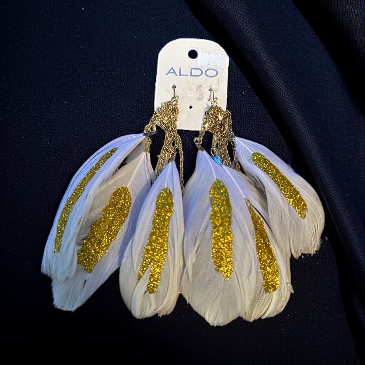 Aldo Aldo gold tone chain and white feather dangle earrings Size ONE SIZE - 1 Thumbnail