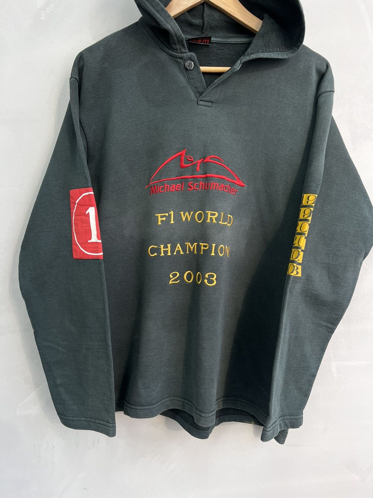 Ferrari × Formula 1 × Vintage Michael Schumacher F1 World Champion 2003 faded Hoodie Size US L / EU 52-54 / 3 - 2 Thumbnail