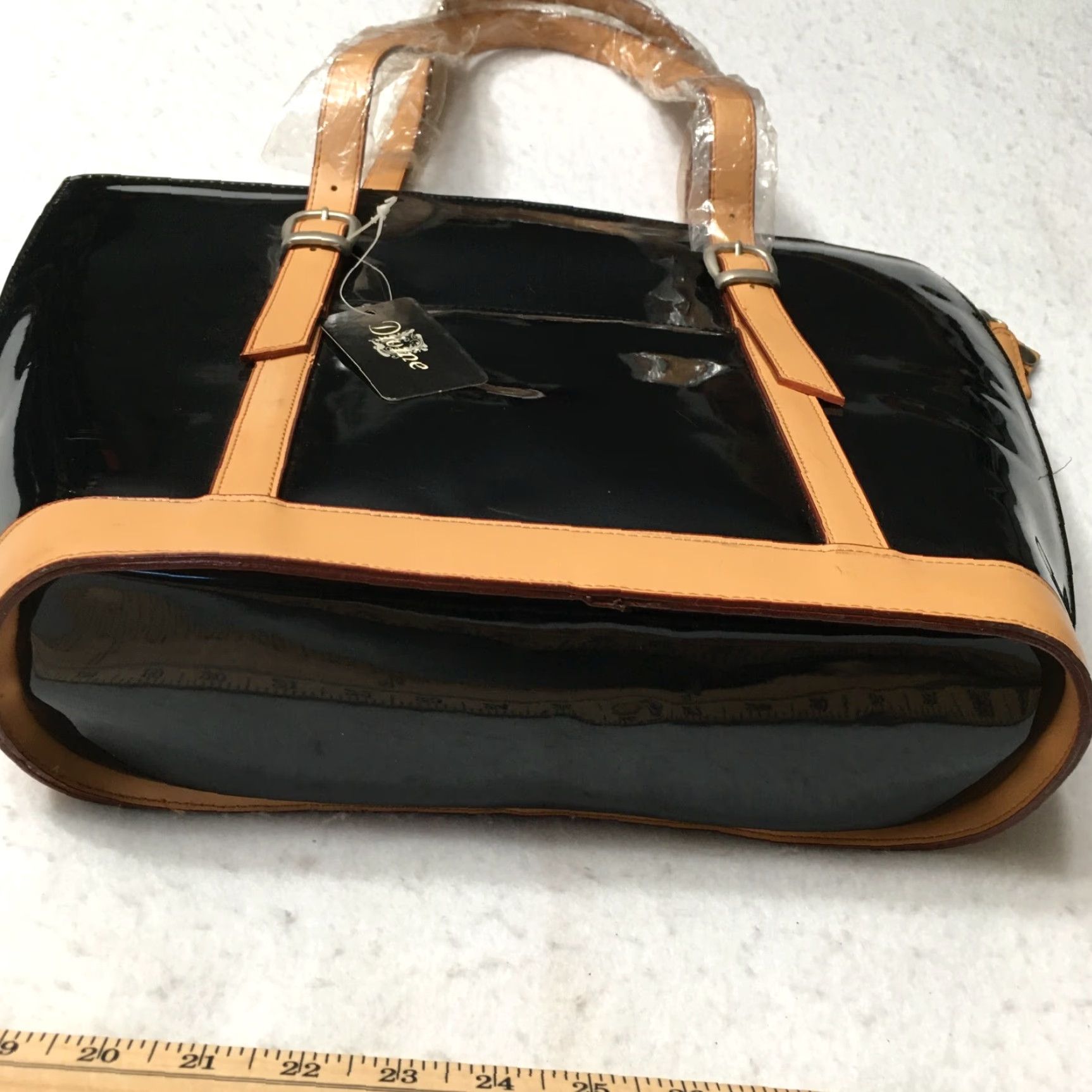 Vintage VINTAGE DIVINE P067 Large Black Saffiano Tote Bag Purse Size ONE SIZE - 4 Thumbnail