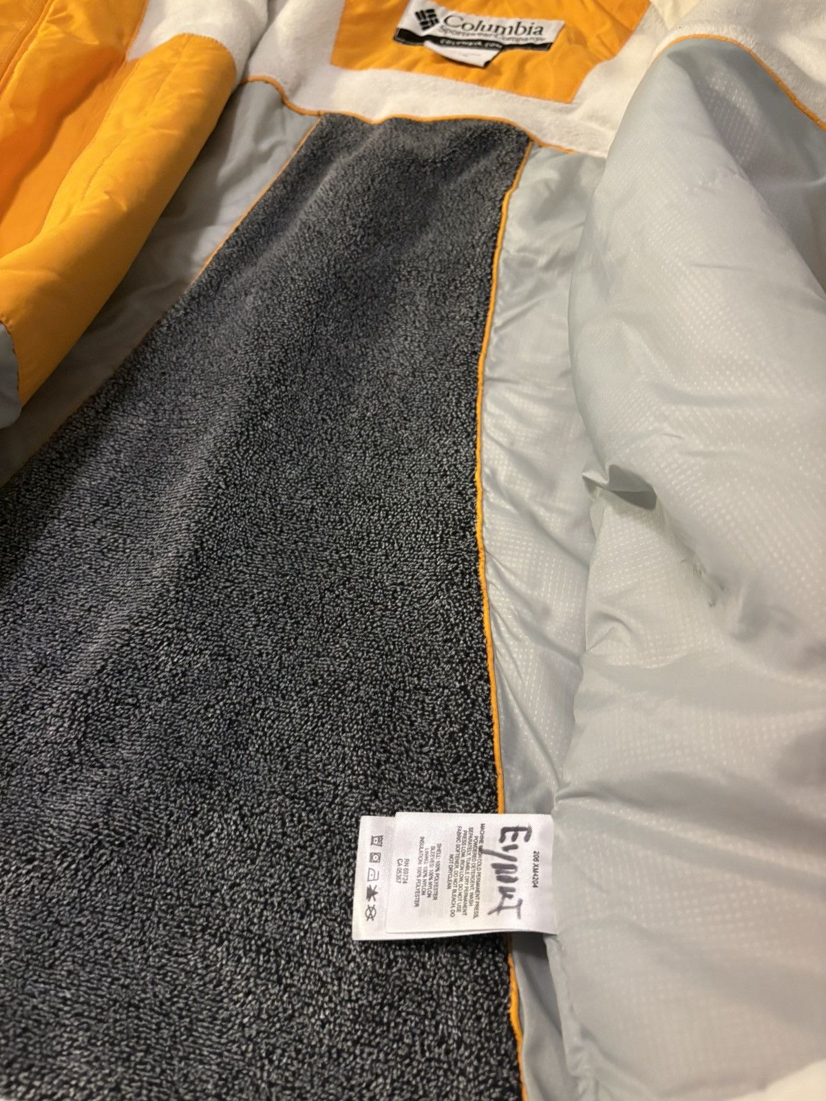 Columbia Columbia puffer with Yellow and grey accents Size US L / EU 52-54 / 3 - 3 Thumbnail
